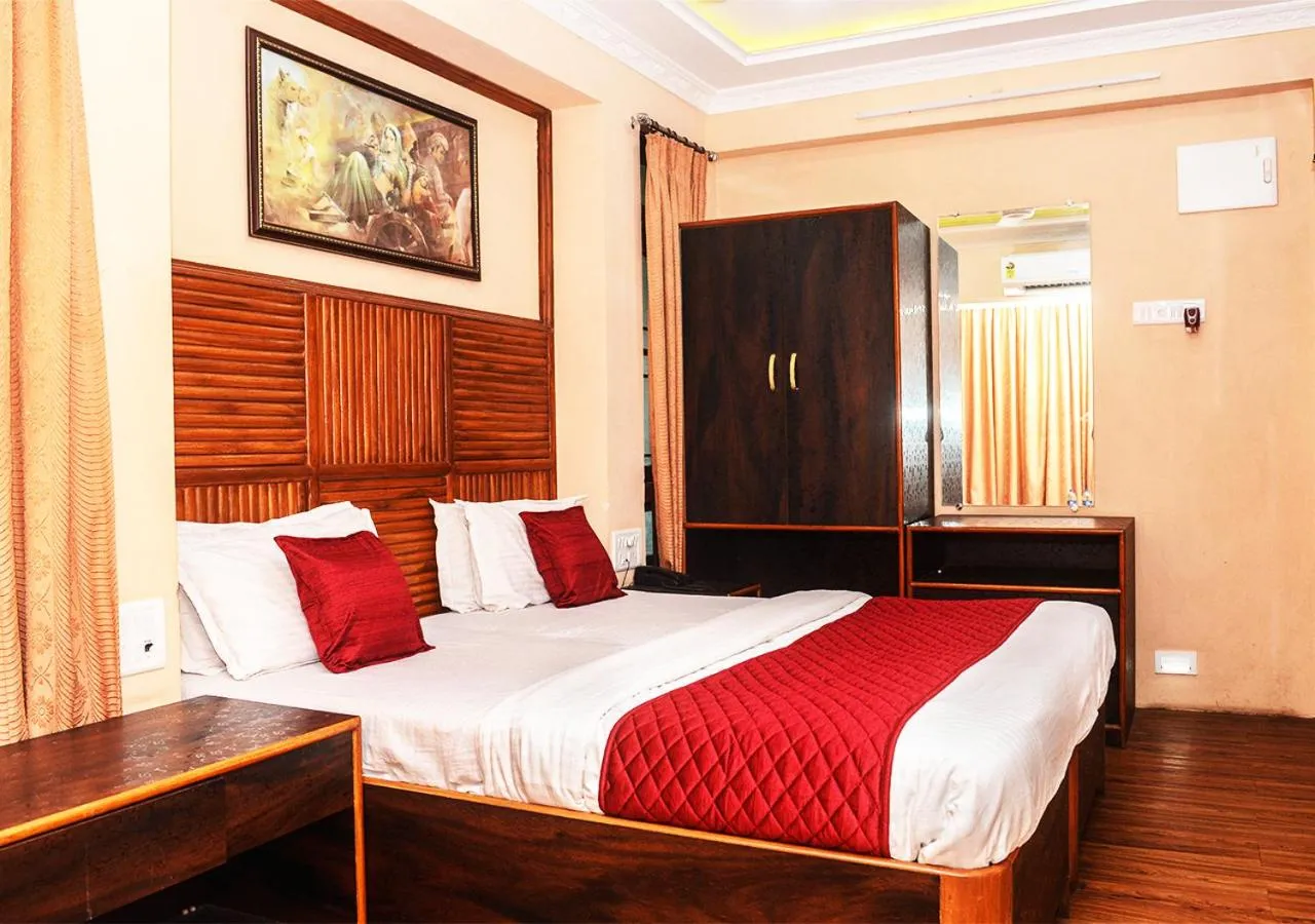 Bedroom in Hotel Subhash- Andheri
