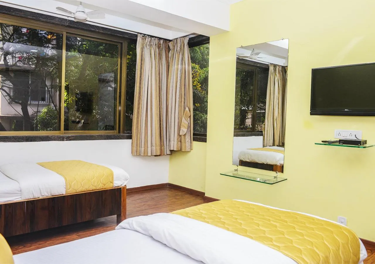 Bedroom in Hotel Subhash- Andheri