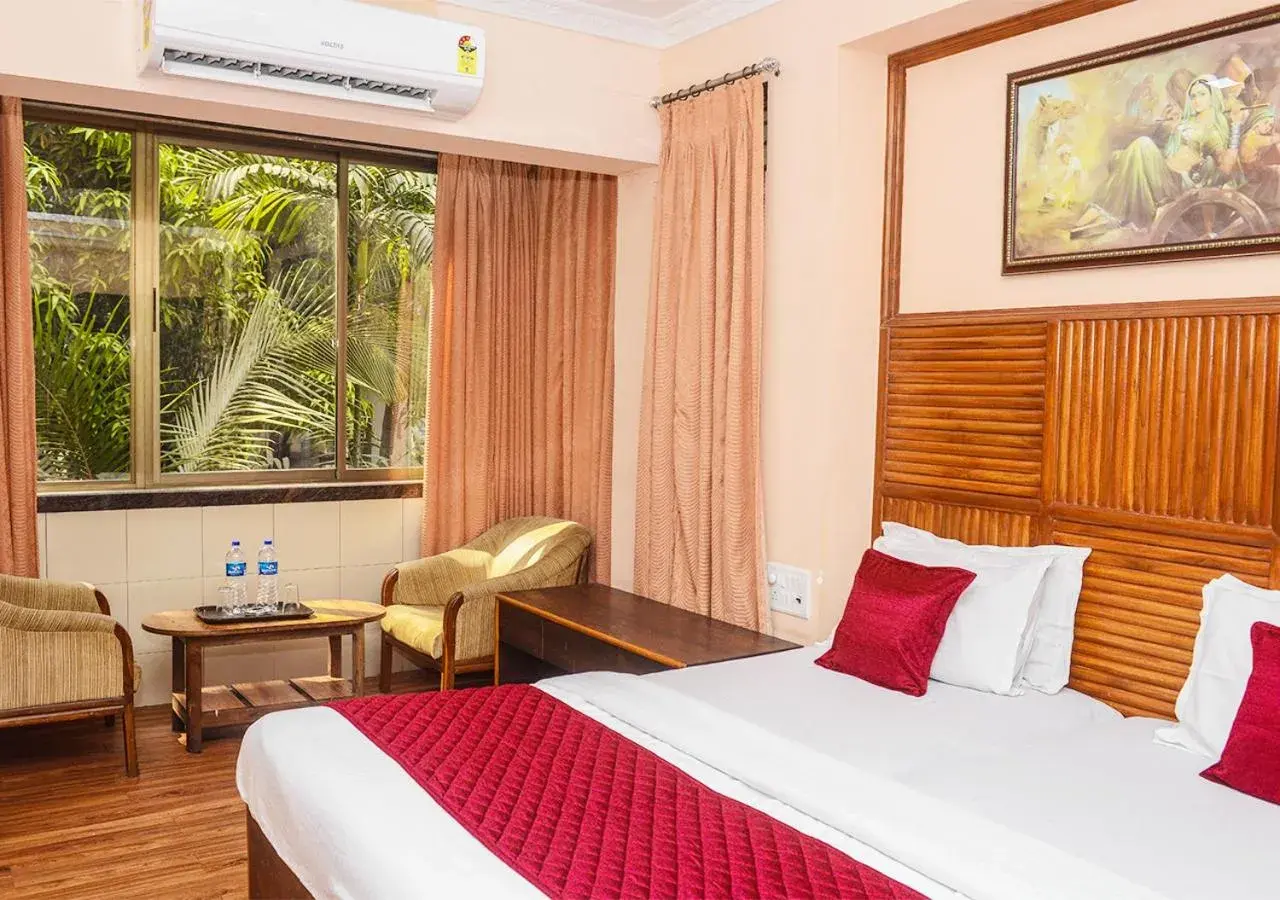 Deluxe Double Room - single occupancy in Hotel Subhash- Andheri Deluxe Double Room - single occupancy in Hotel Subhash- Andheri