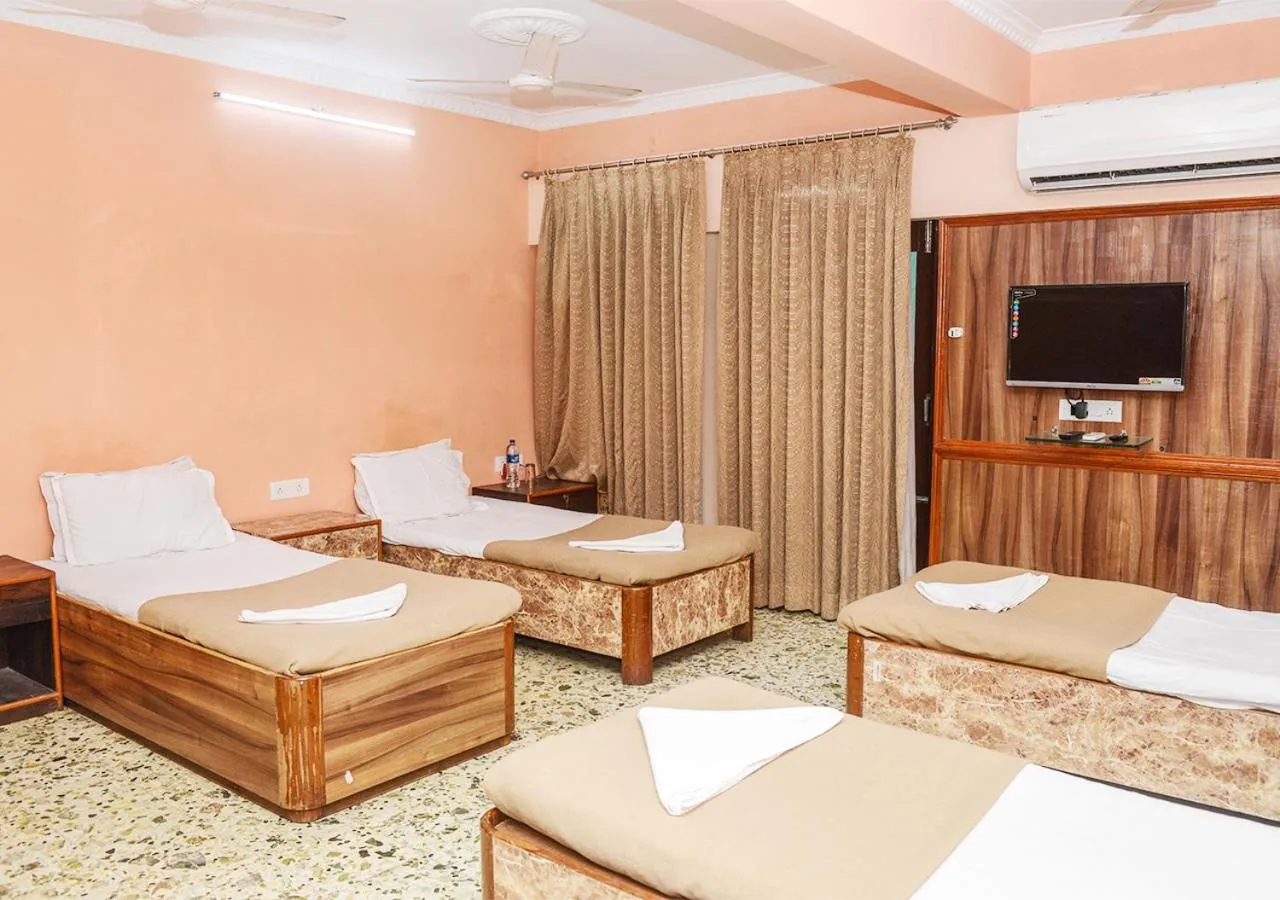 Bed in Hotel Subhash- Andheri