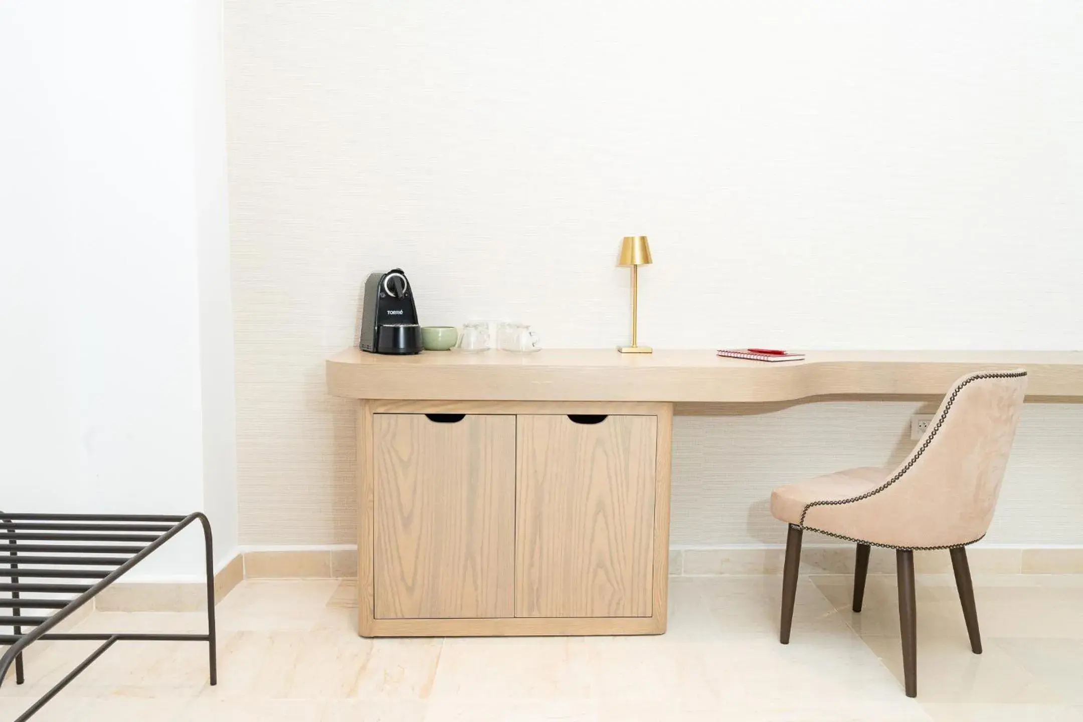 Coffee/tea facilities in hôtel LE PACHA Coffee/tea facilities in hôtel LE PACHA