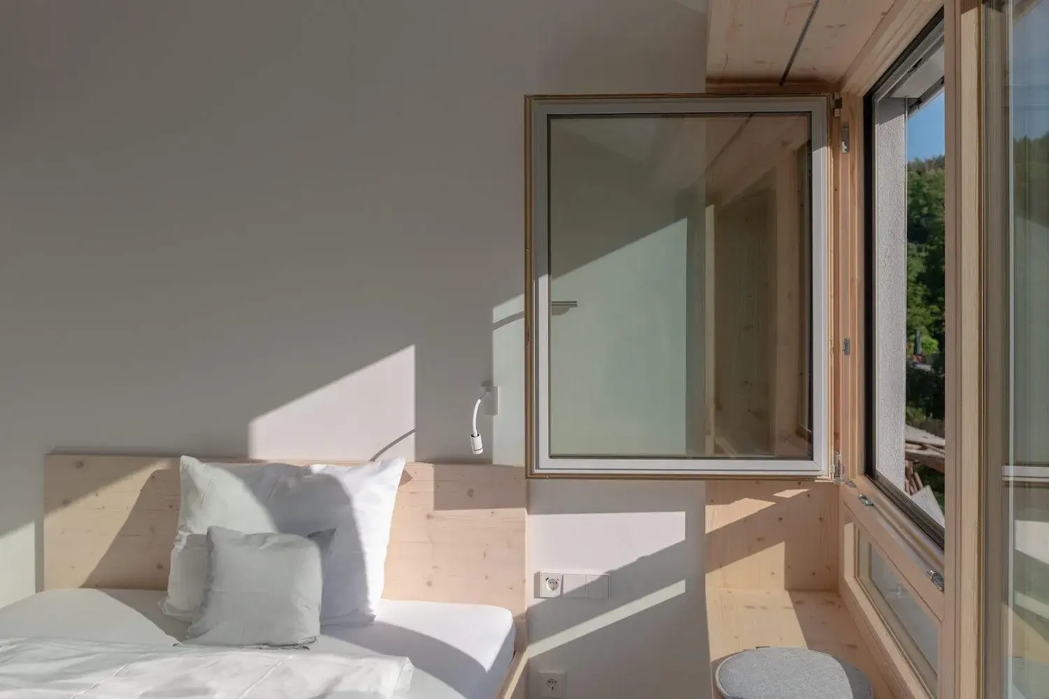 Queen Room - single occupancy in HAAUS Queen Room - single occupancy in HAAUS