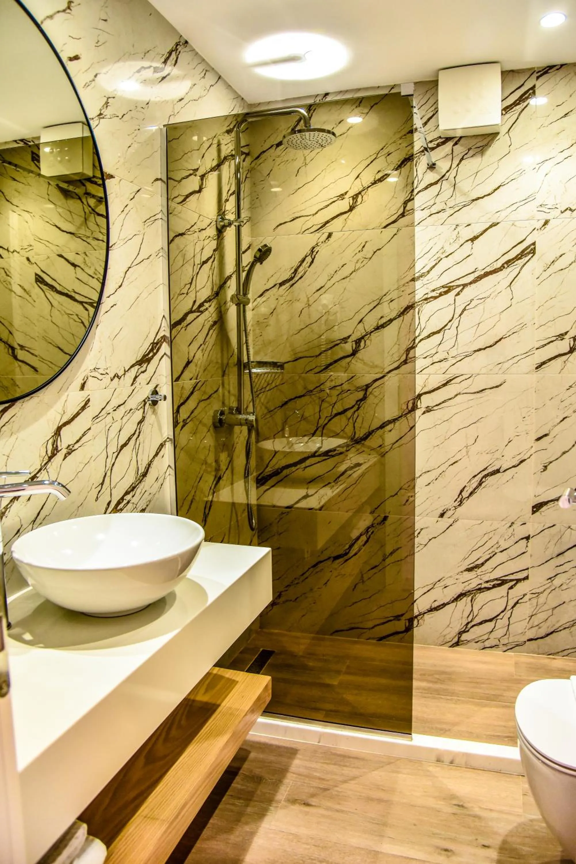 Superior Triple Room in Broadway Boutique Hotel