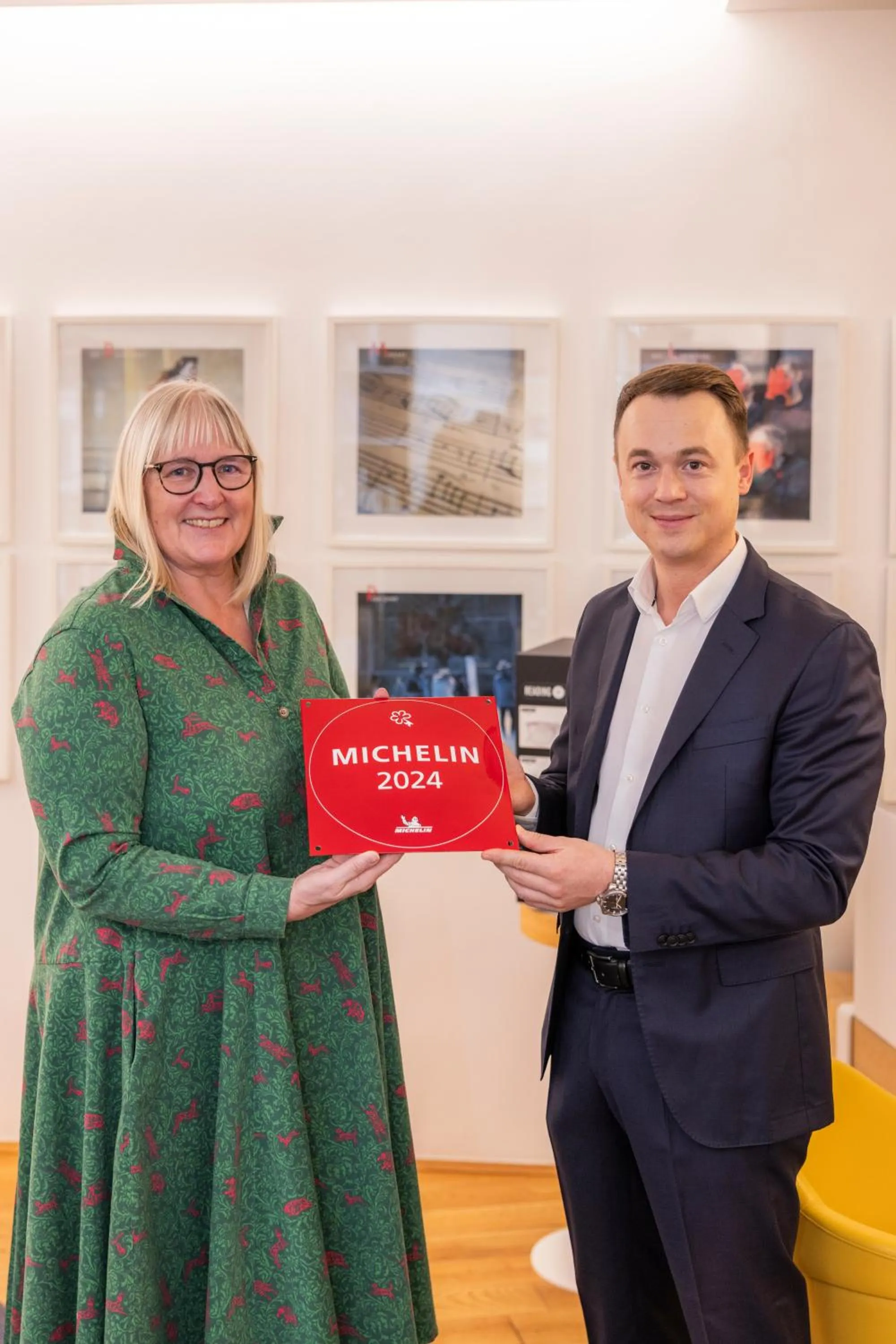 Logo/Certificate/Sign in Small Luxury Hotel Goldgasse