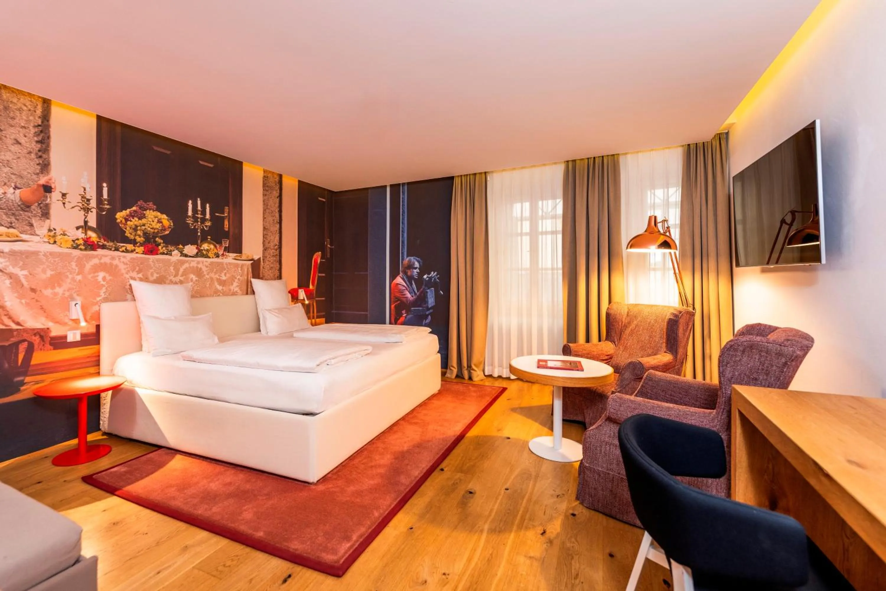 Photo of the whole room, Bed in Small Luxury Hotel Goldgasse