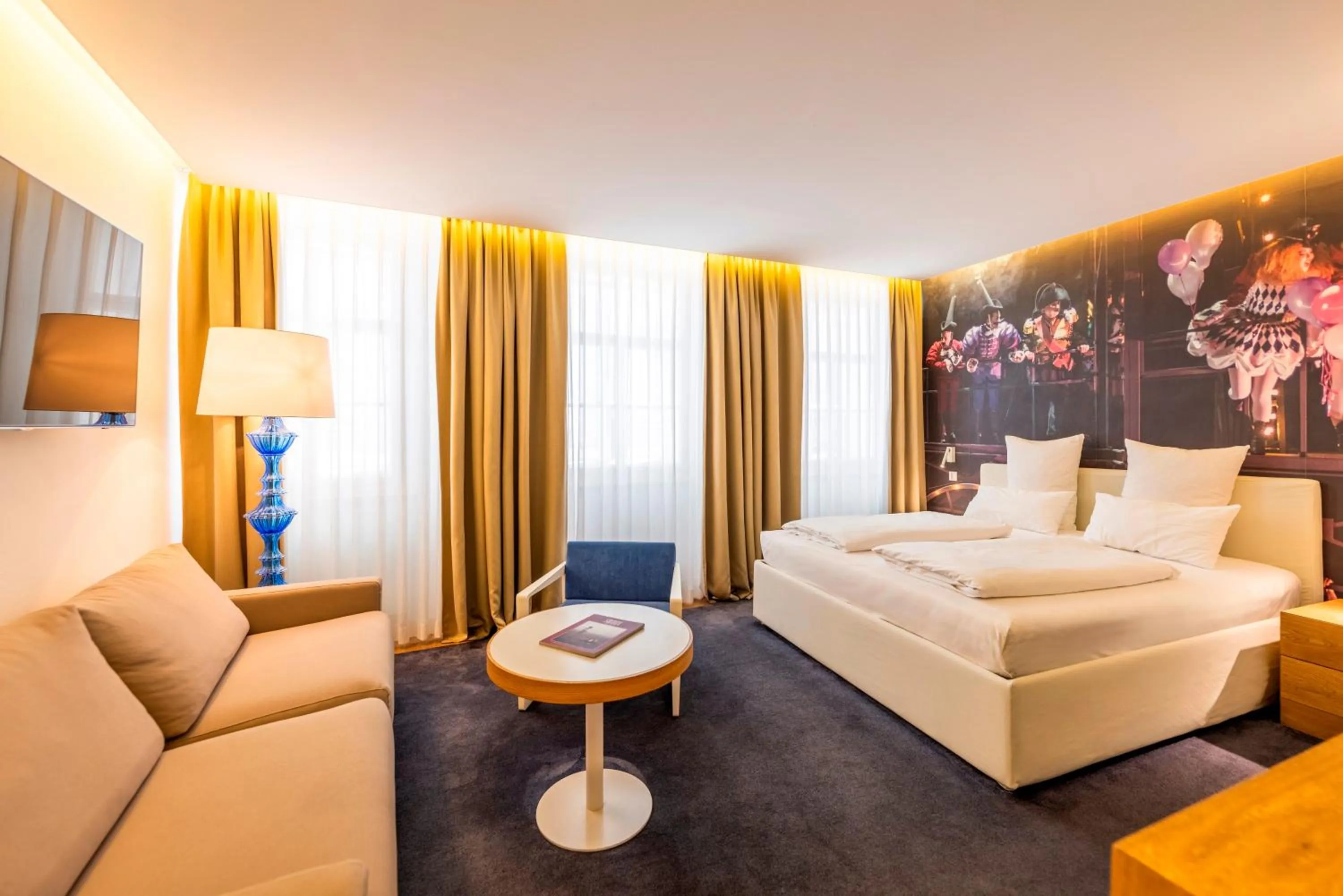 Photo of the whole room, Bed in Small Luxury Hotel Goldgasse