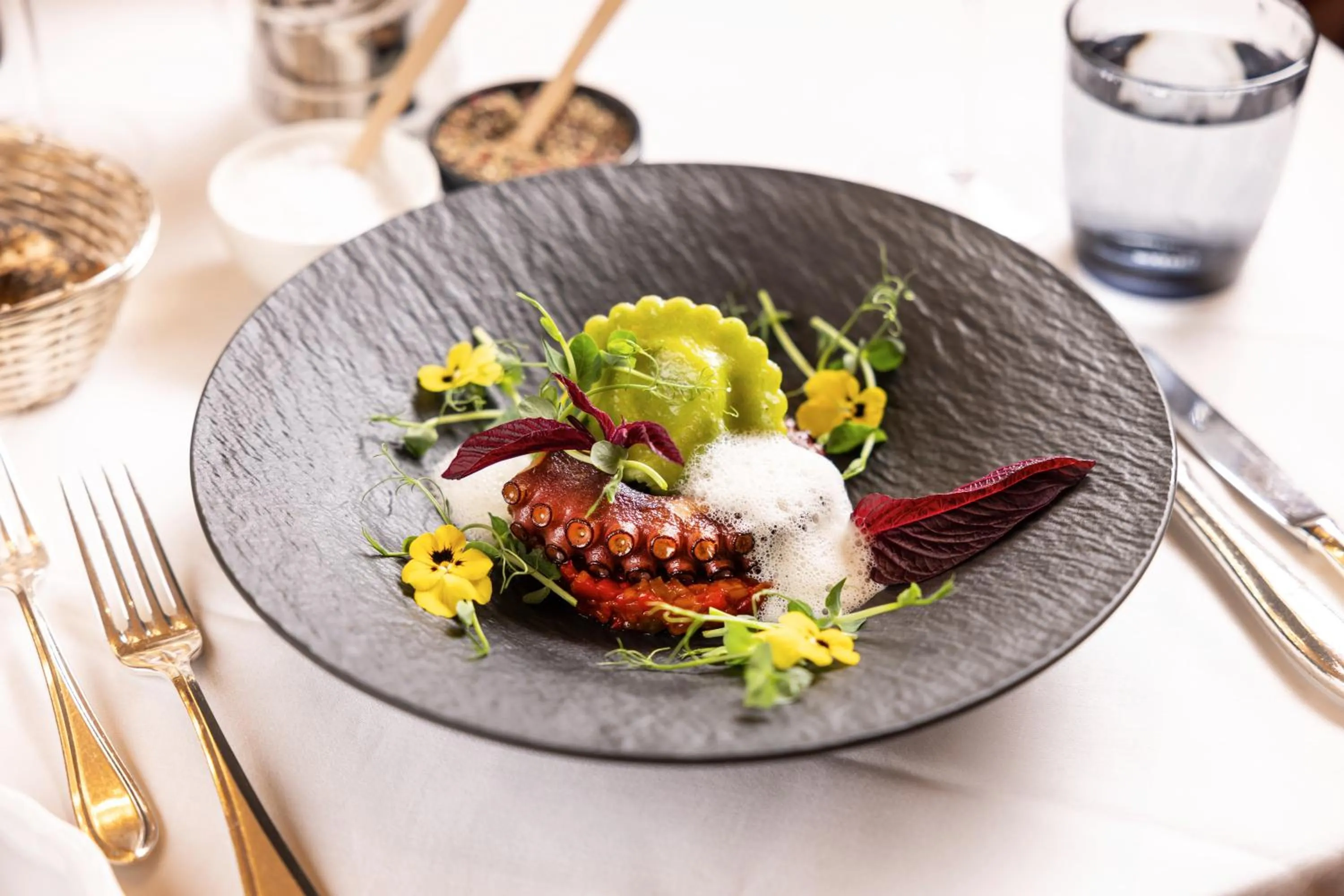 Restaurant/places to eat in Hotel Bristol Salzburg