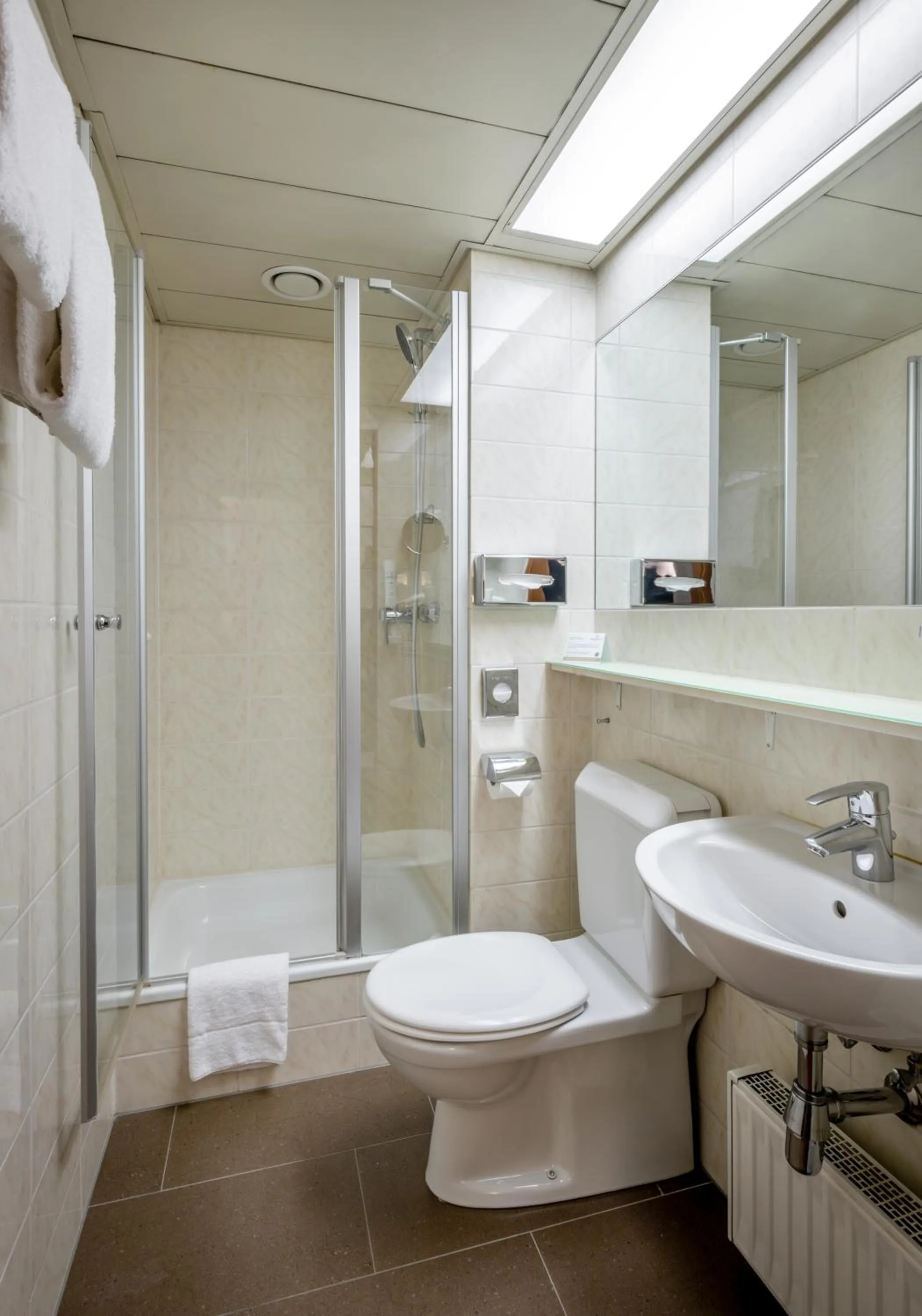 Bathroom in Hotel am Mirabellplatz