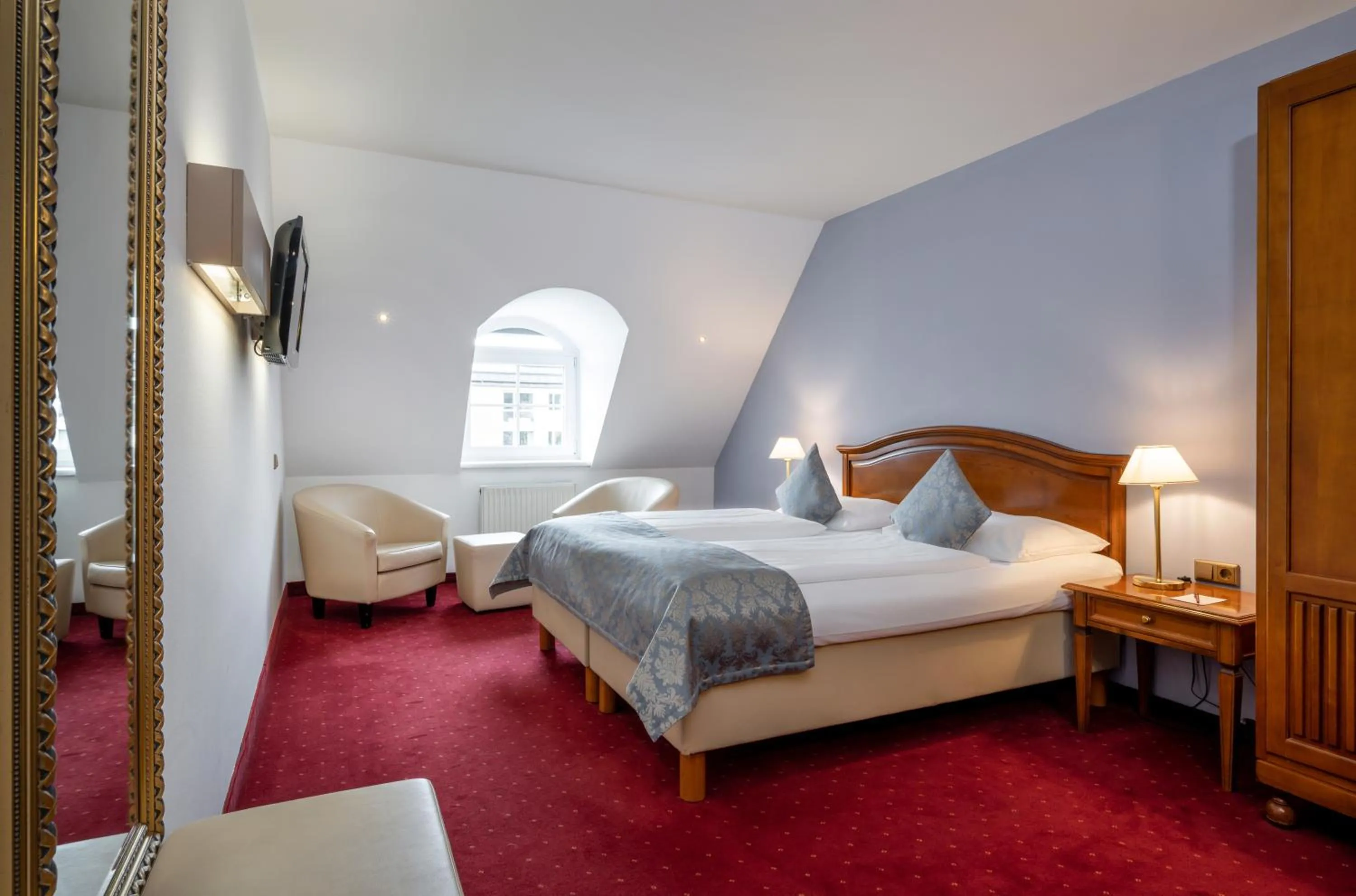 Bedroom, Bed in Hotel am Mirabellplatz