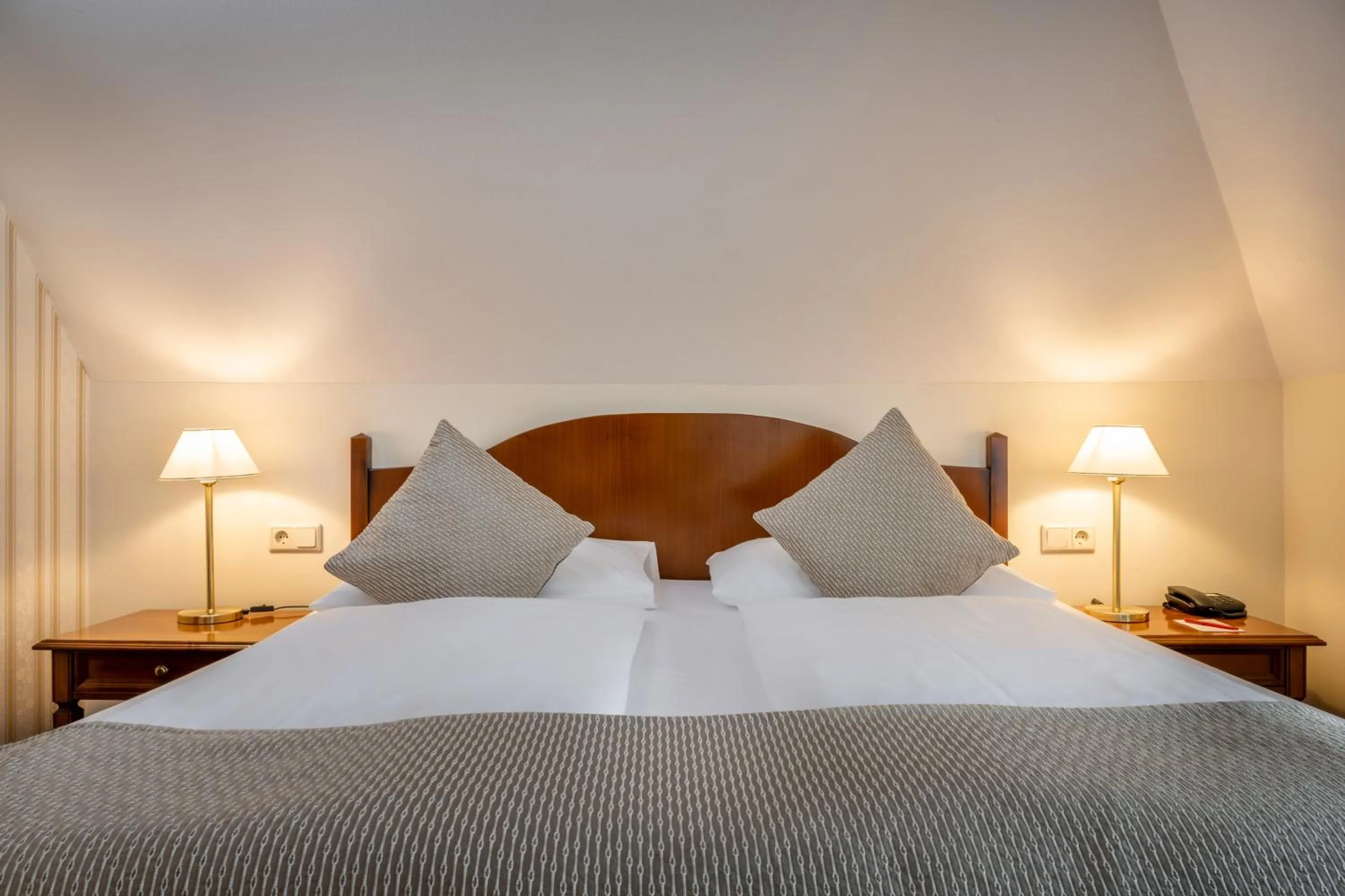 Bed in Hotel am Mirabellplatz