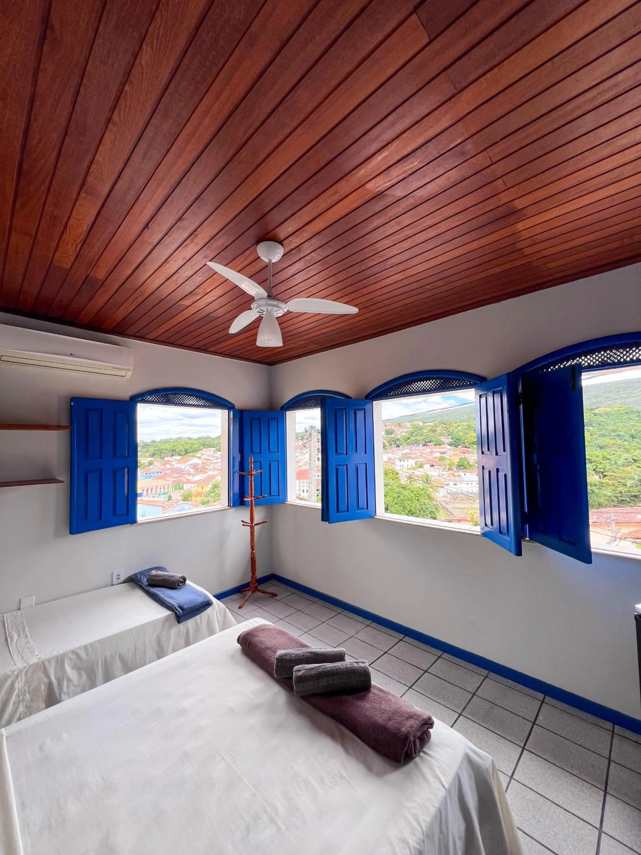 Triple Room with City View in Pousada Lavramor
