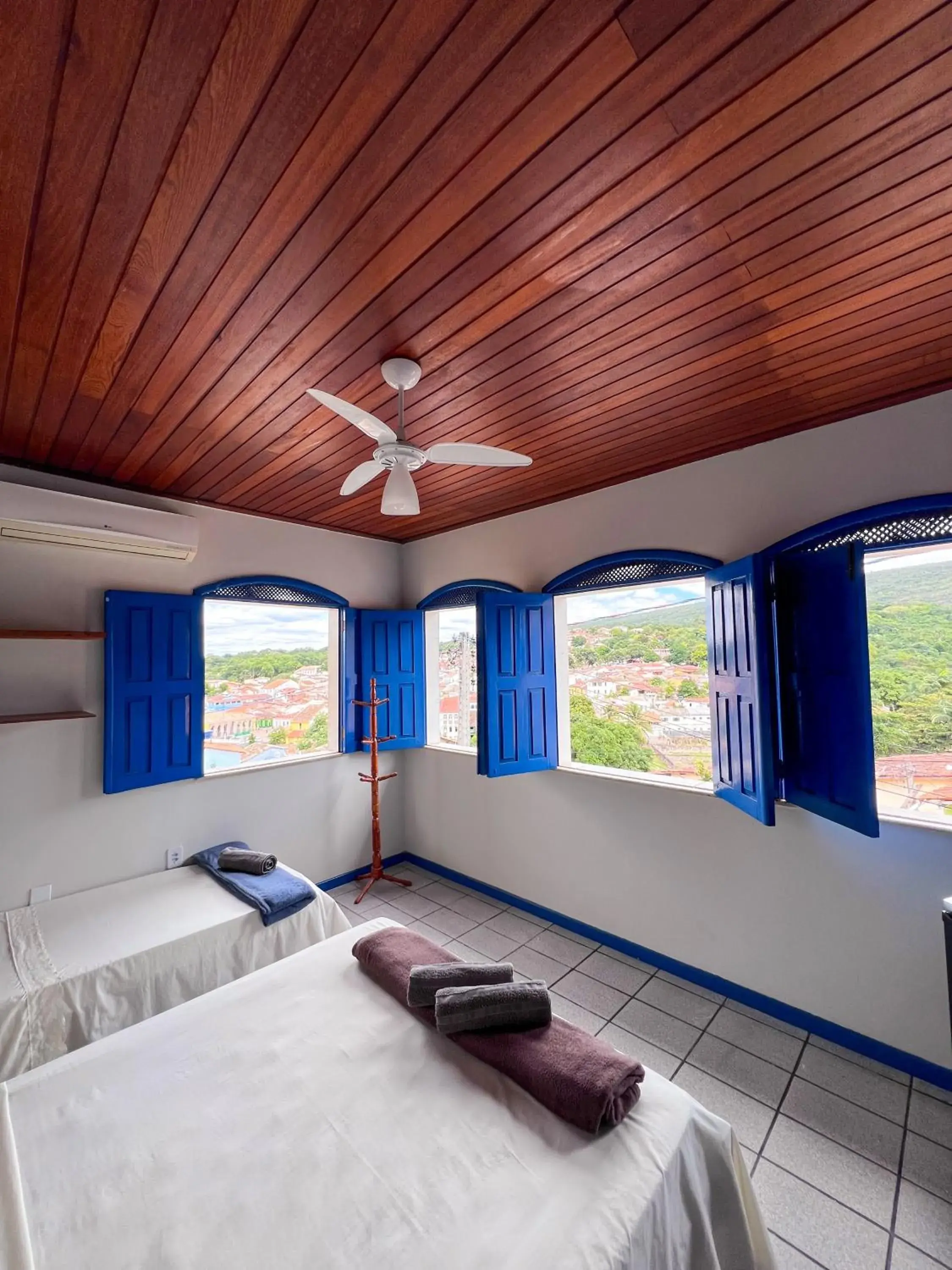 Triple Room with City View in Pousada Lavramor Triple Room with City View in Pousada Lavramor