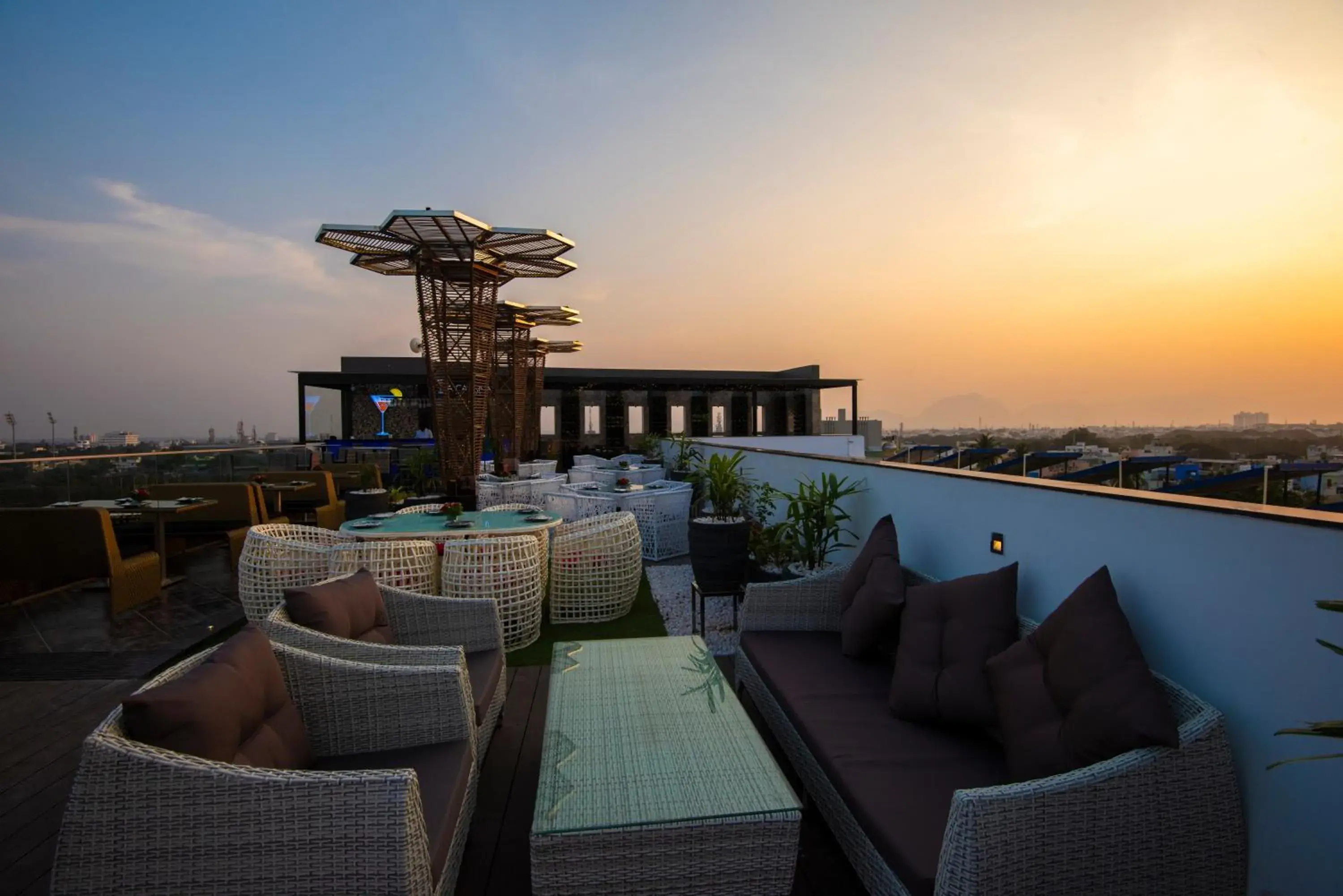 Lounge or bar in Hotel Park Elanza Coimbatore Lounge or bar in Hotel Park Elanza Coimbatore