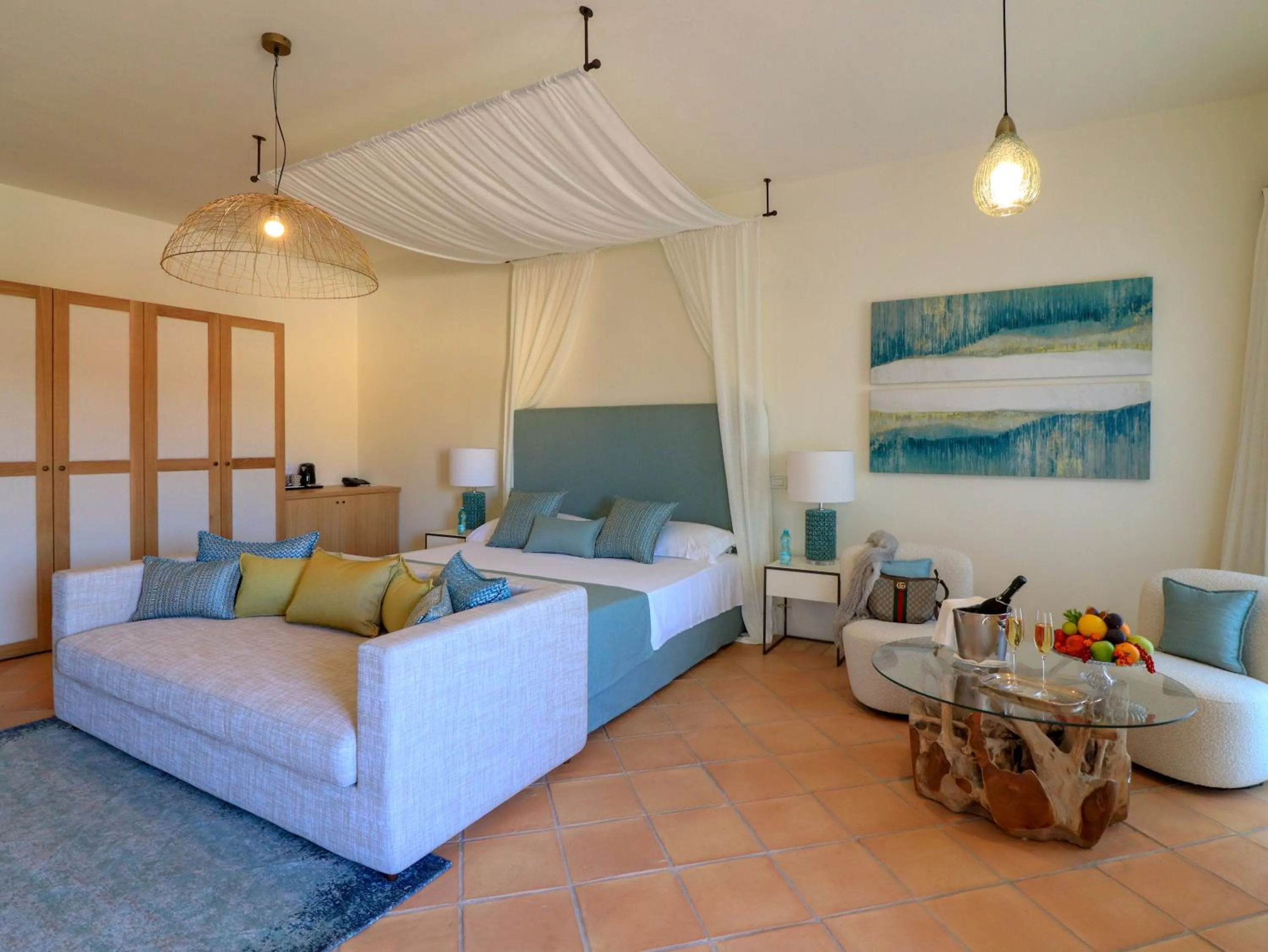 Seating area, Bed in Hotel Borgo Smeraldo