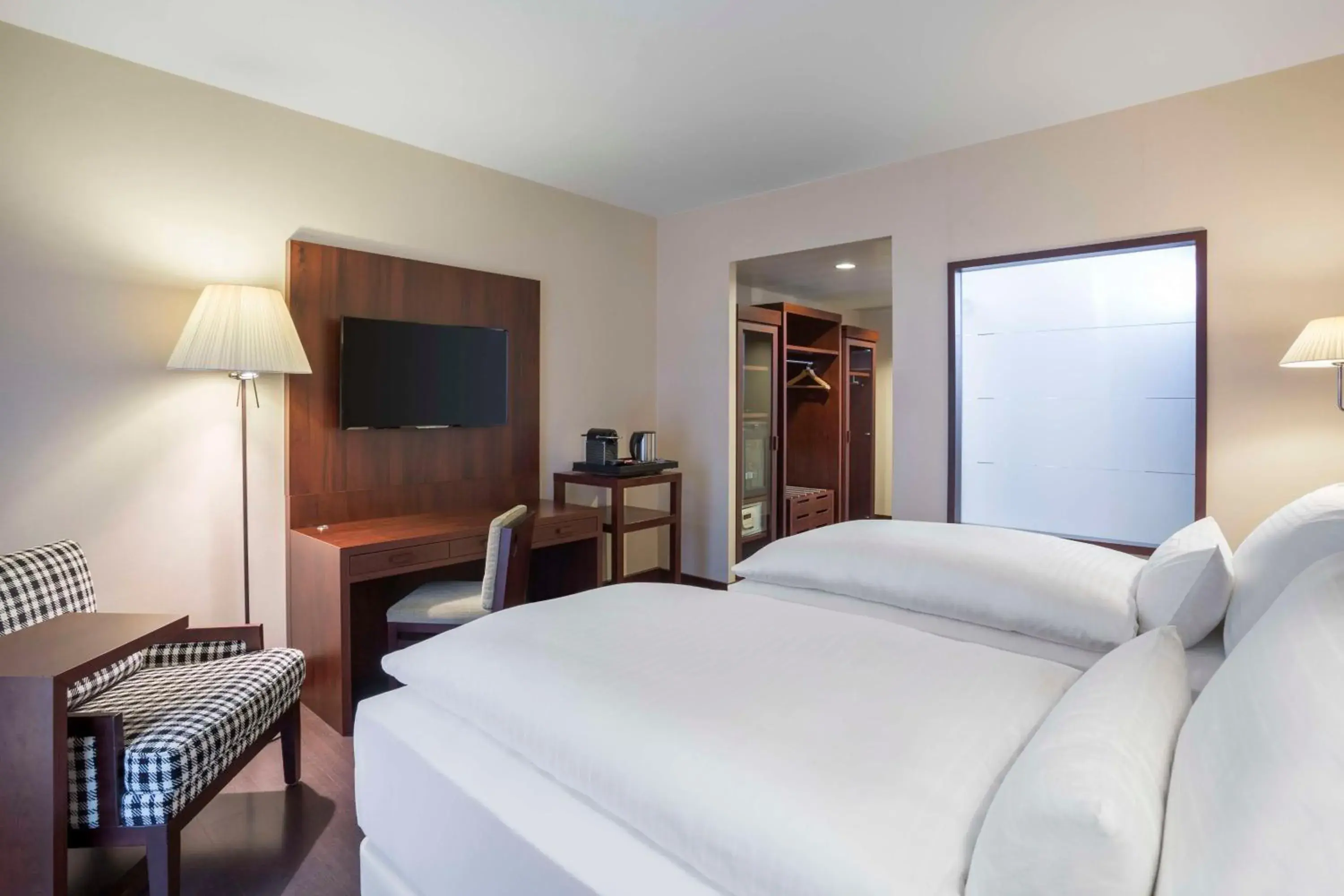 Superior Double or Twin Room in NH Vienna Airport Conference Center Superior Double or Twin Room in NH Vienna Airport Conference Center