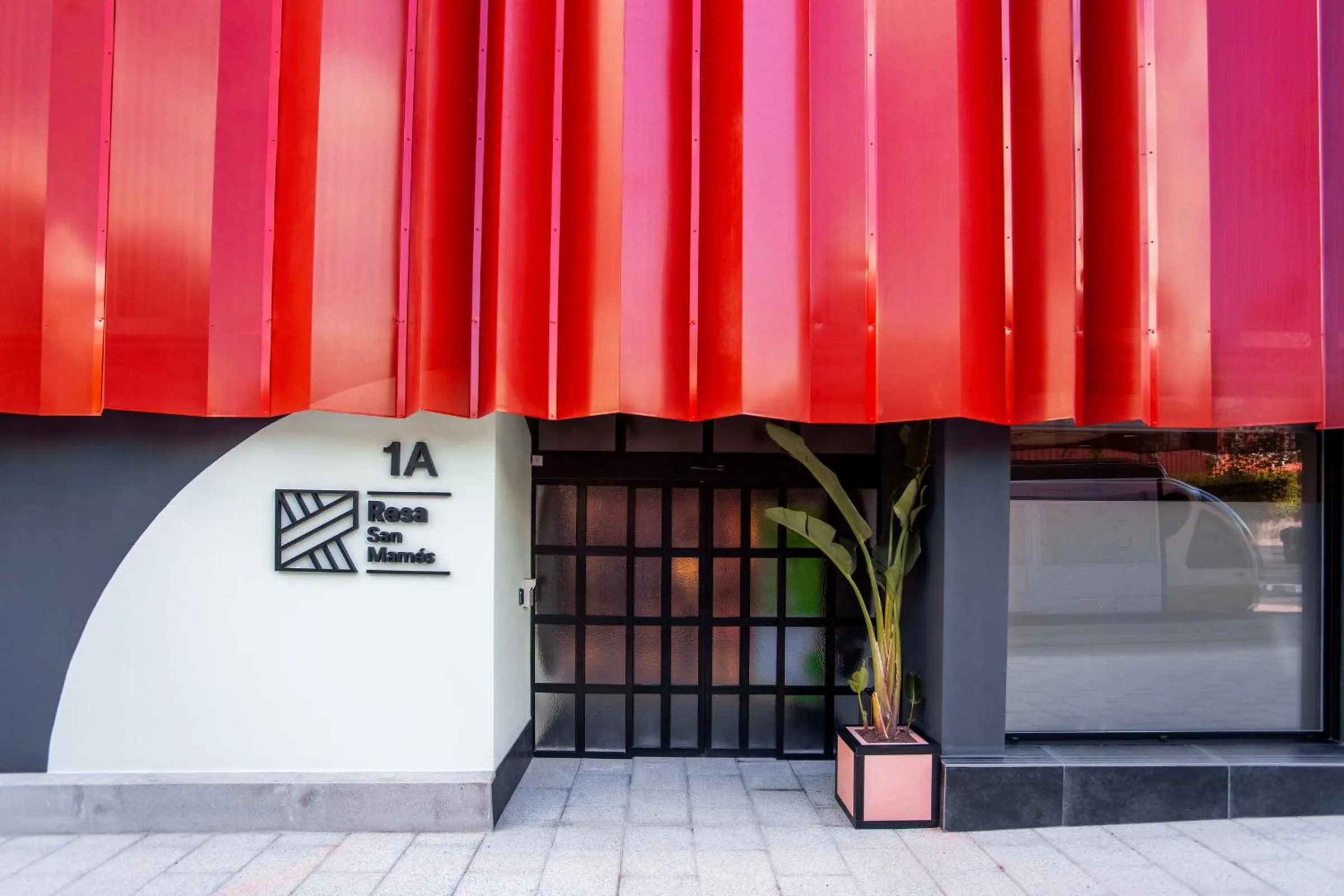 Facade/entrance in Residencia Universitaria Resa San Mamés