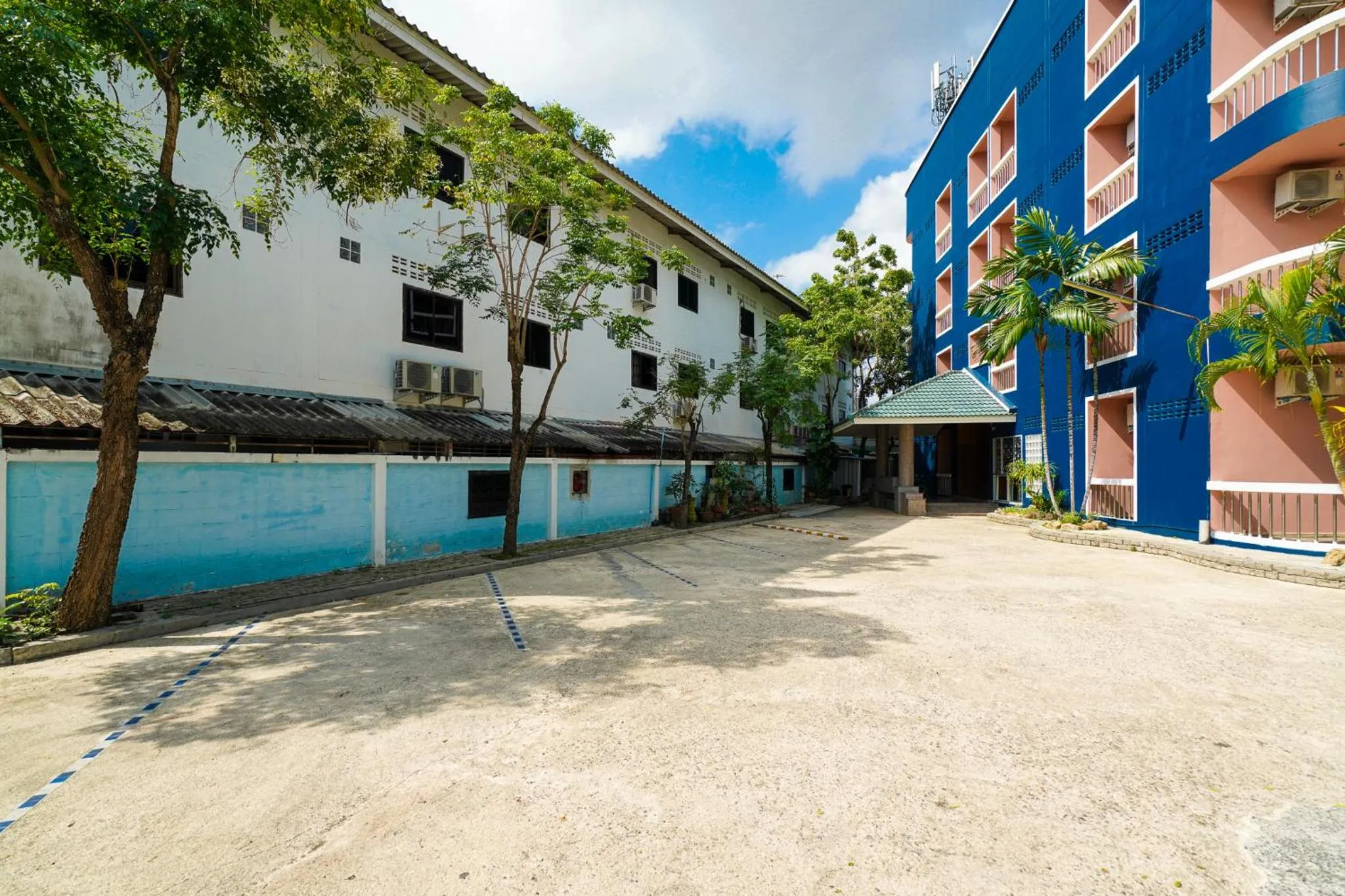 Facade/entrance in Mayfa Hotel - SHA extra plus