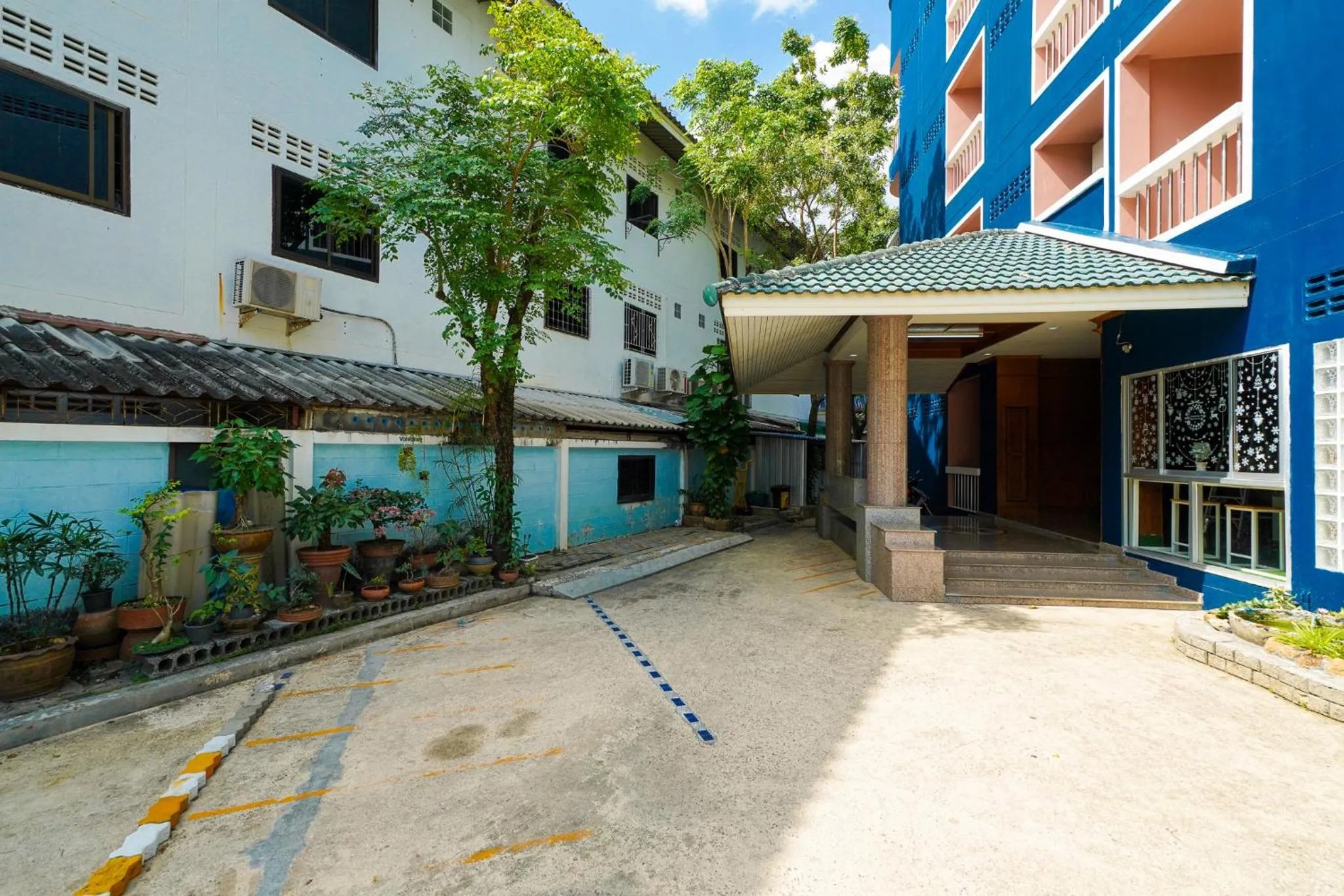 Facade/entrance in Mayfa Hotel - SHA extra plus