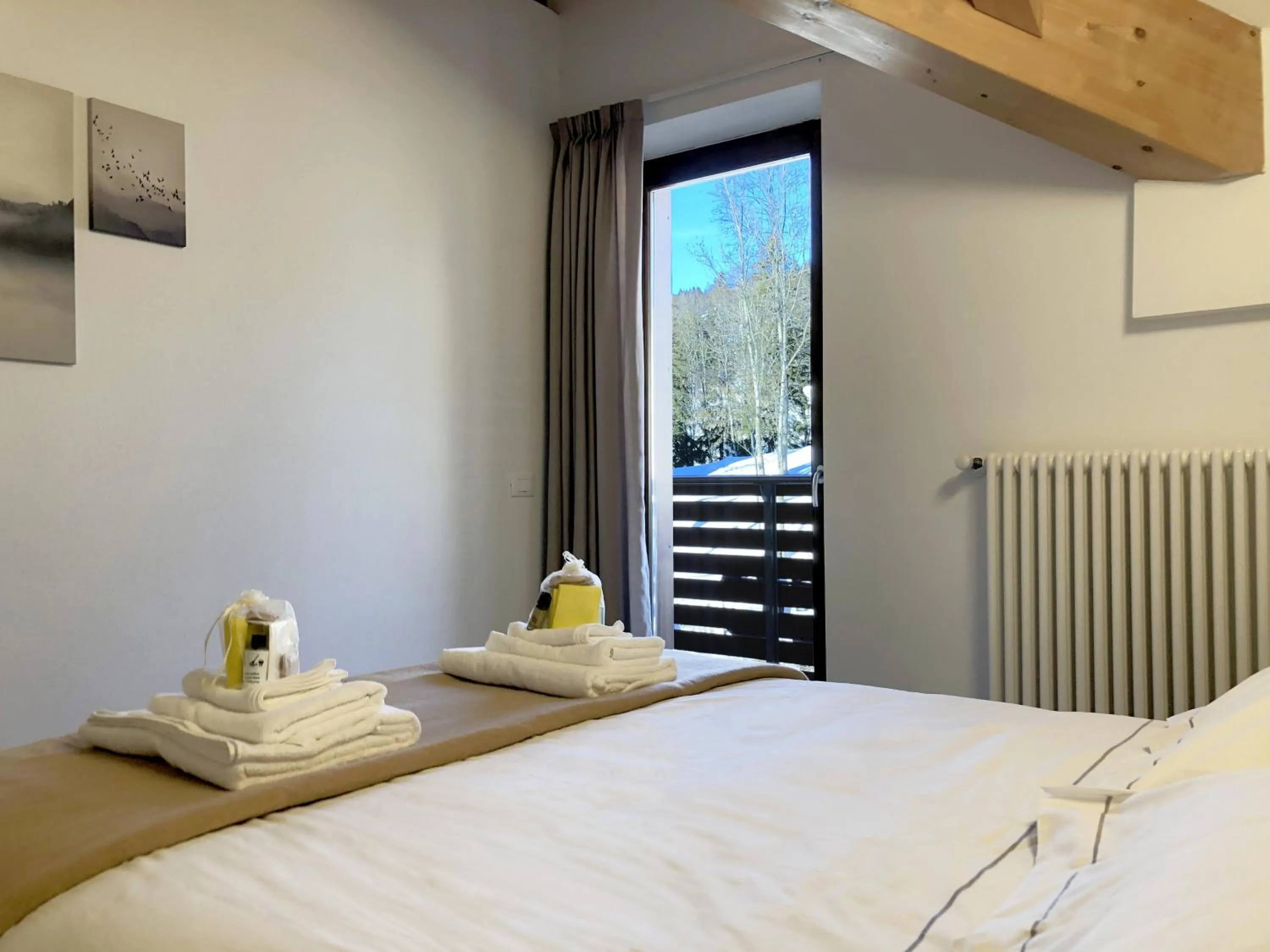 Bed in Residence Aurora