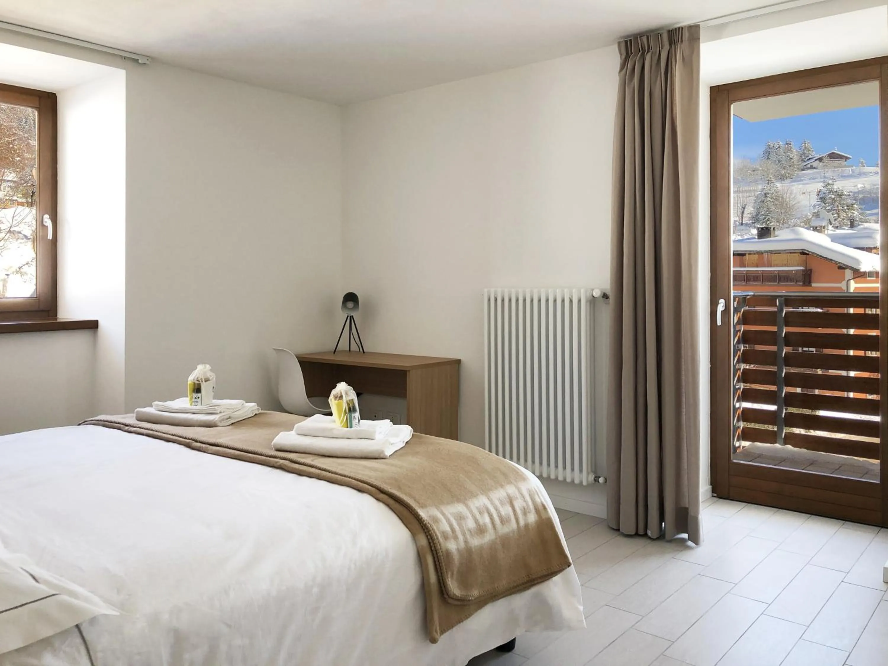 Bed in Residence Aurora