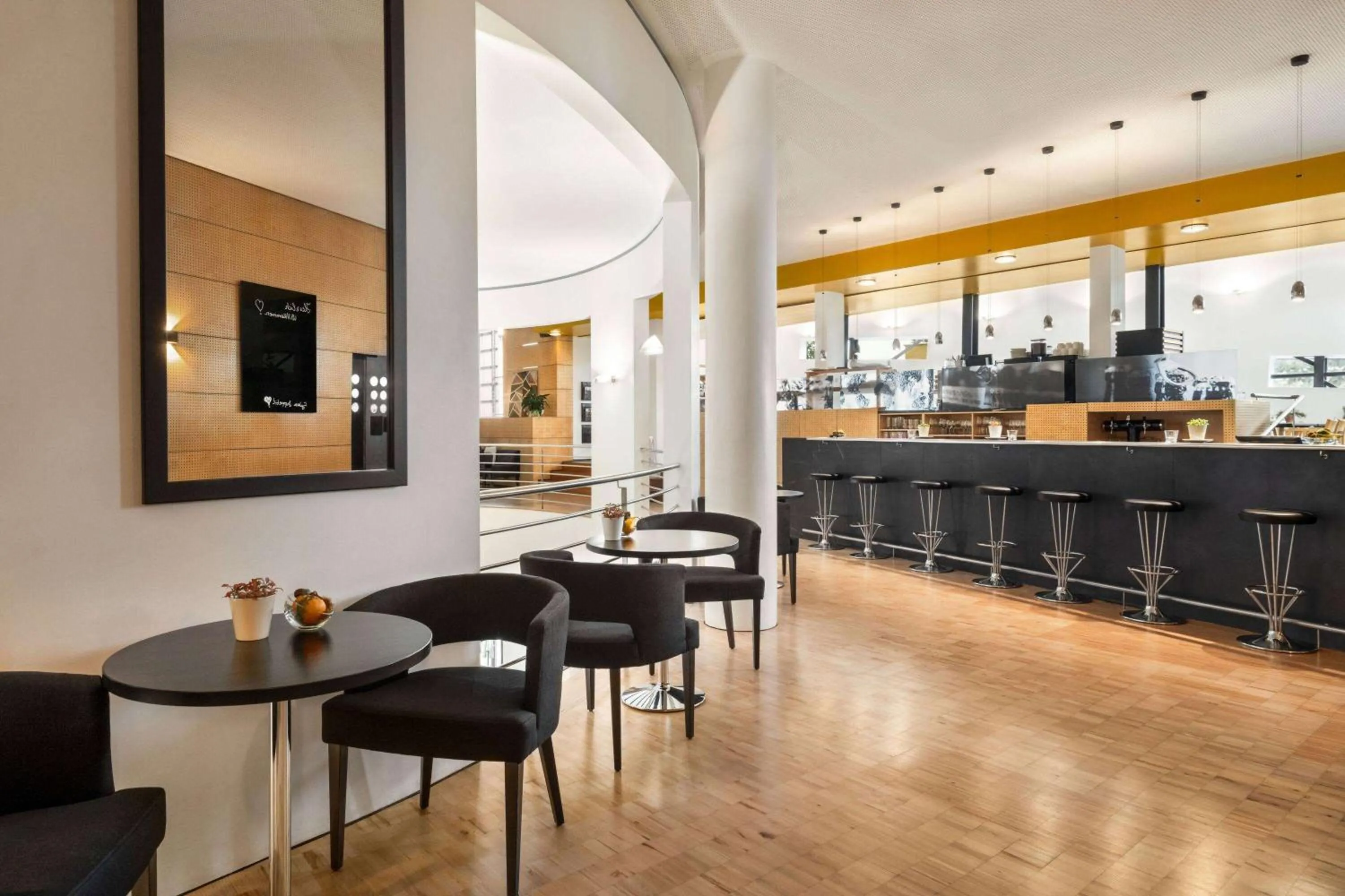 Lounge or bar in Vienna House by Wyndham Martinspark Dornbirn