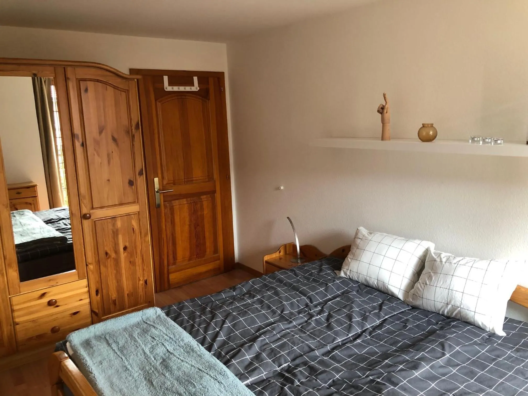 Photo of the whole room, Bed in Auberge Les Rangs