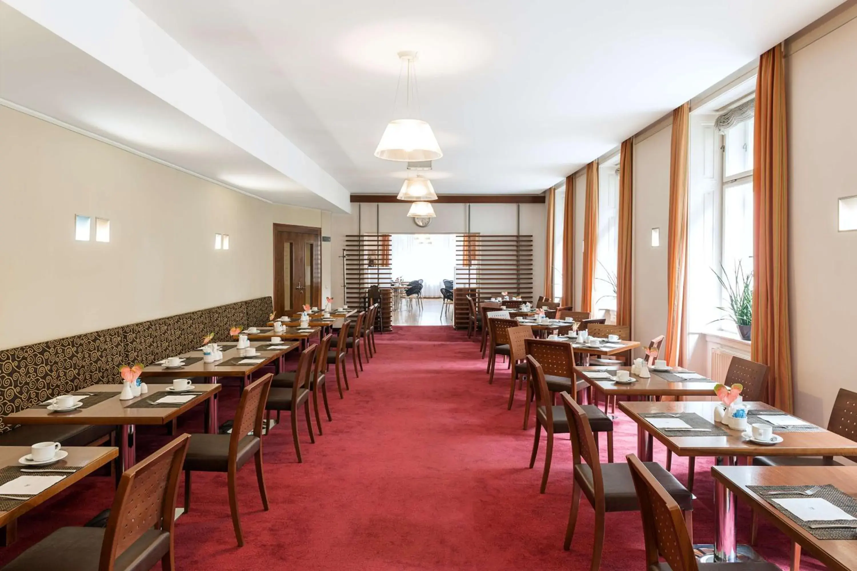 Restaurant/places to eat in NH Wien Belvedere Restaurant/places to eat in NH Wien Belvedere