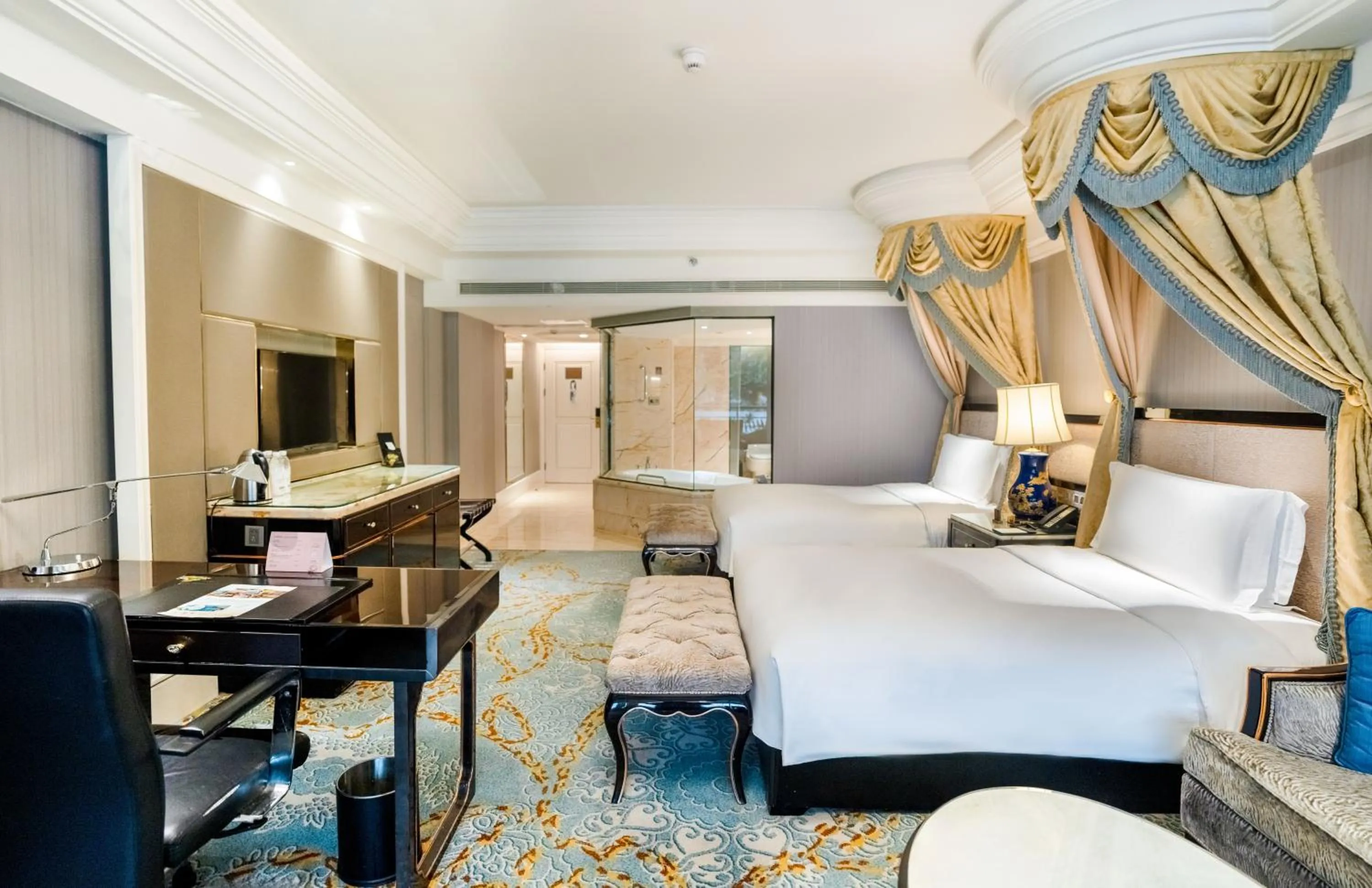 Bed in InterContinental Chengdu Global Center by IHG