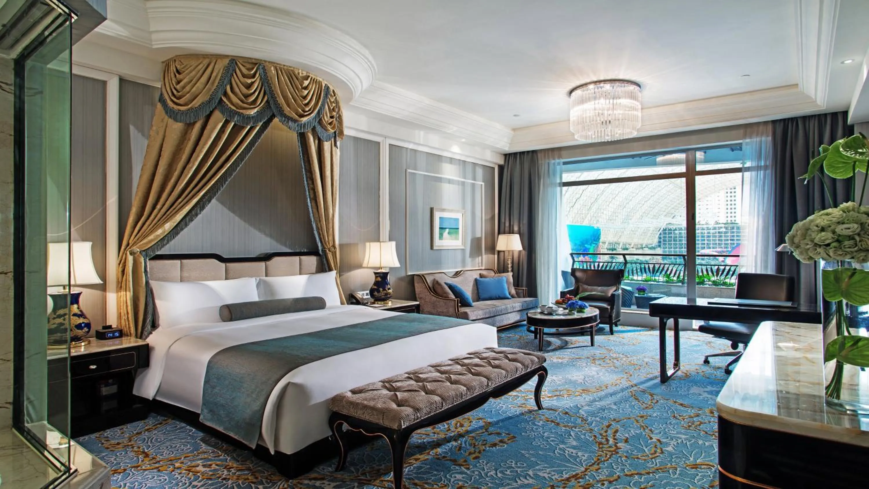 Photo of the whole room, Bed in InterContinental Chengdu Global Center by IHG