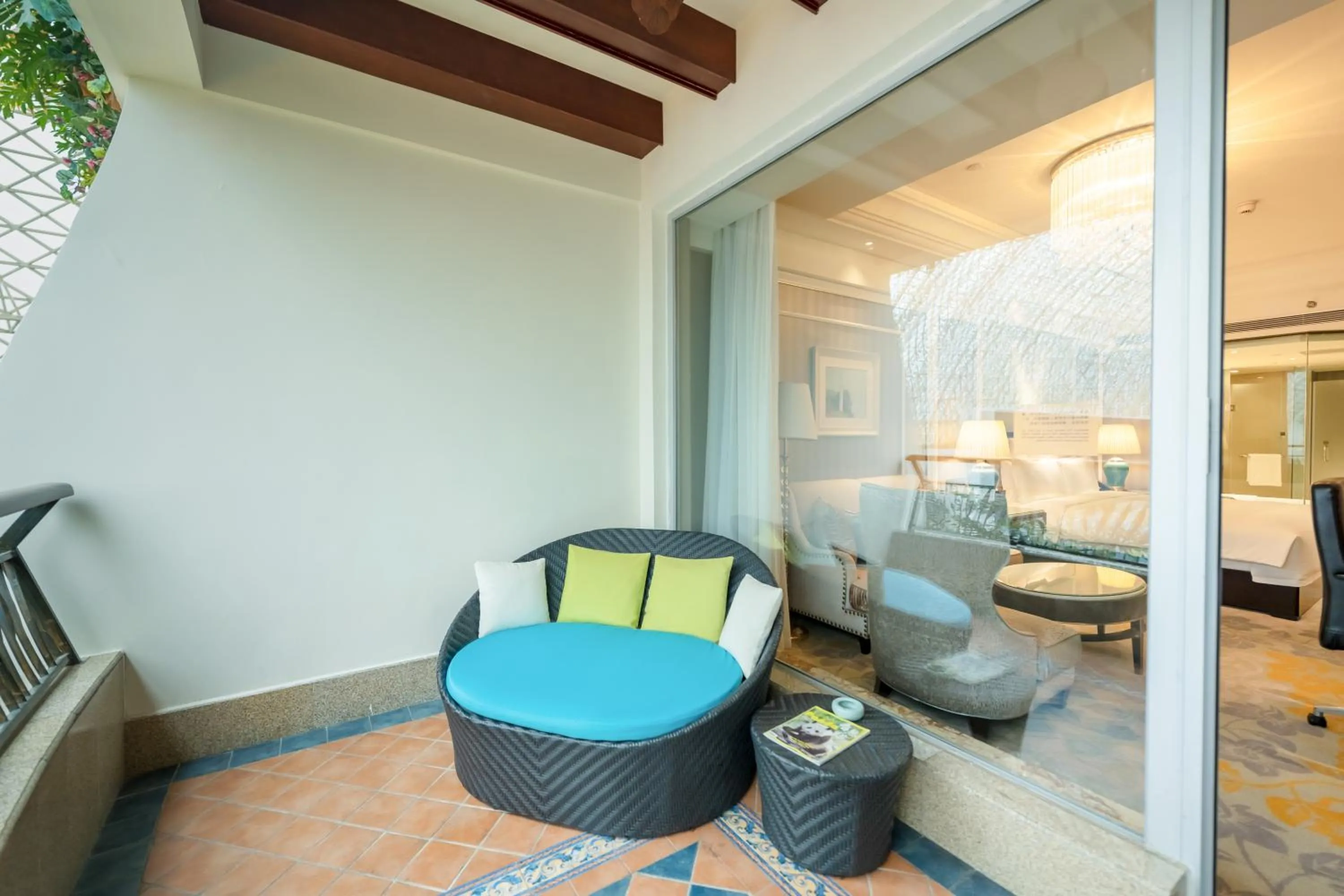 Seating area in InterContinental Chengdu Global Center by IHG