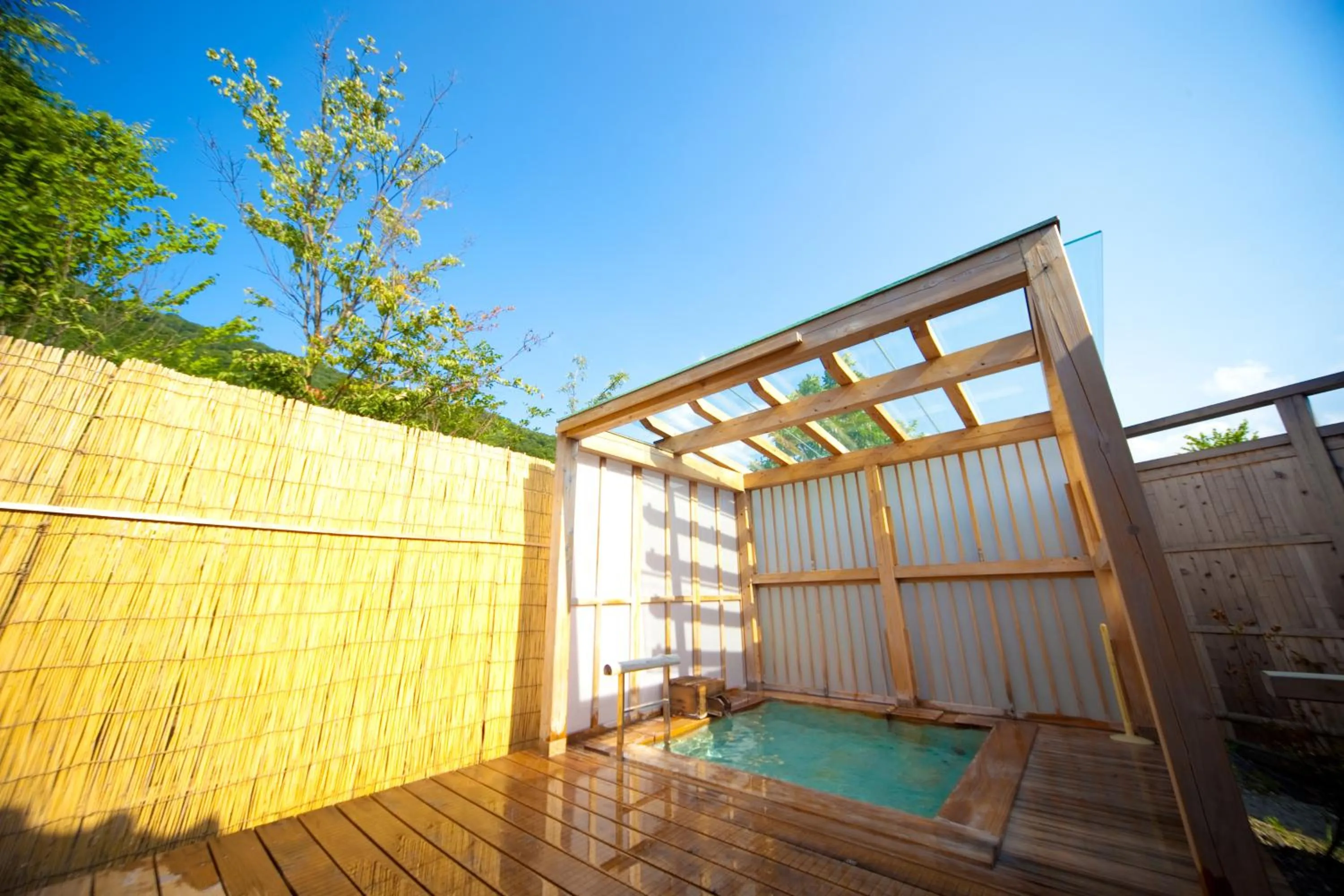 Hot Spring Bath in Yufuin Hoteiya