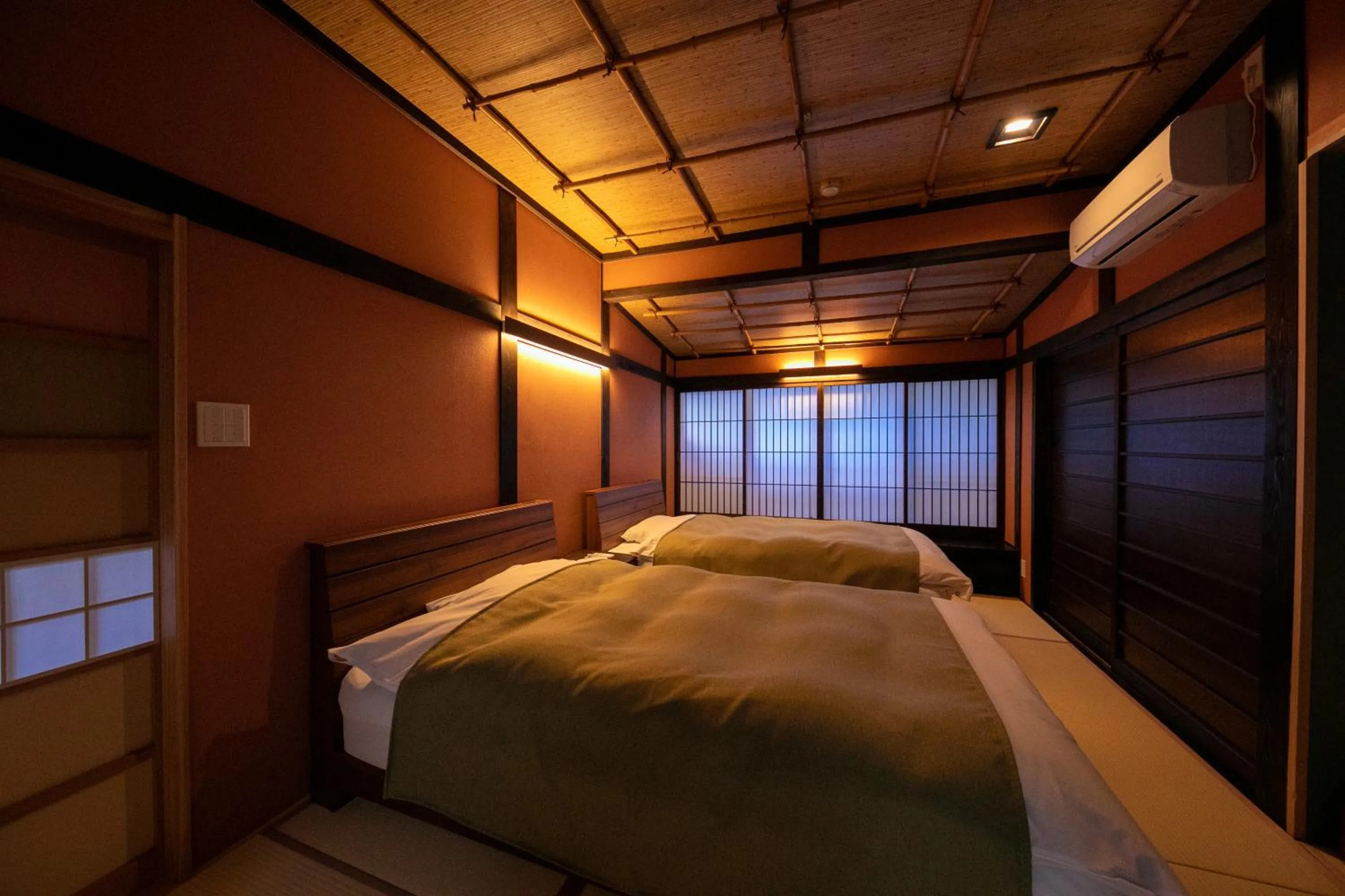 Photo of the whole room, Bed in Yufuin Hoteiya