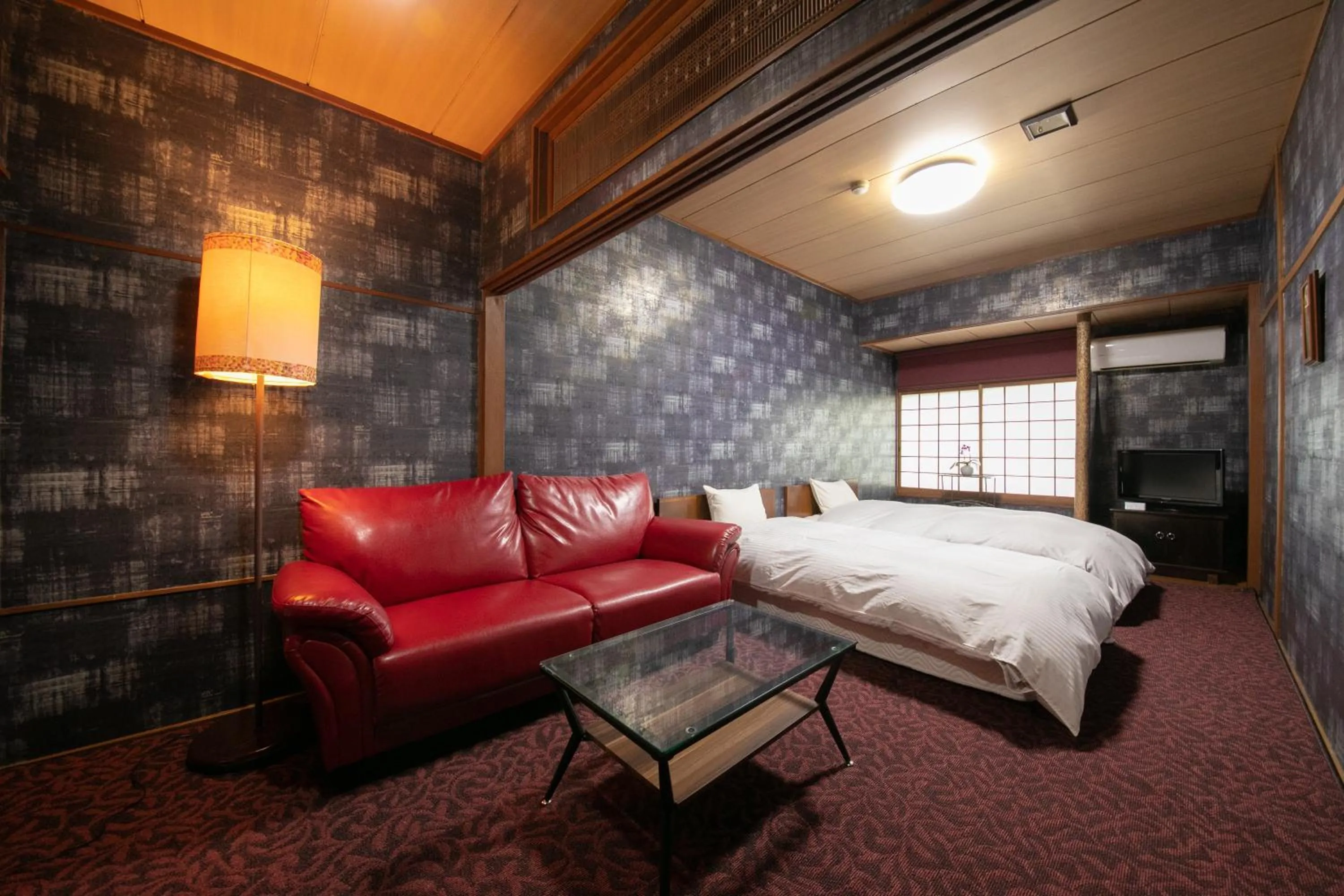 Photo of the whole room, Bed in Yufuin Hoteiya