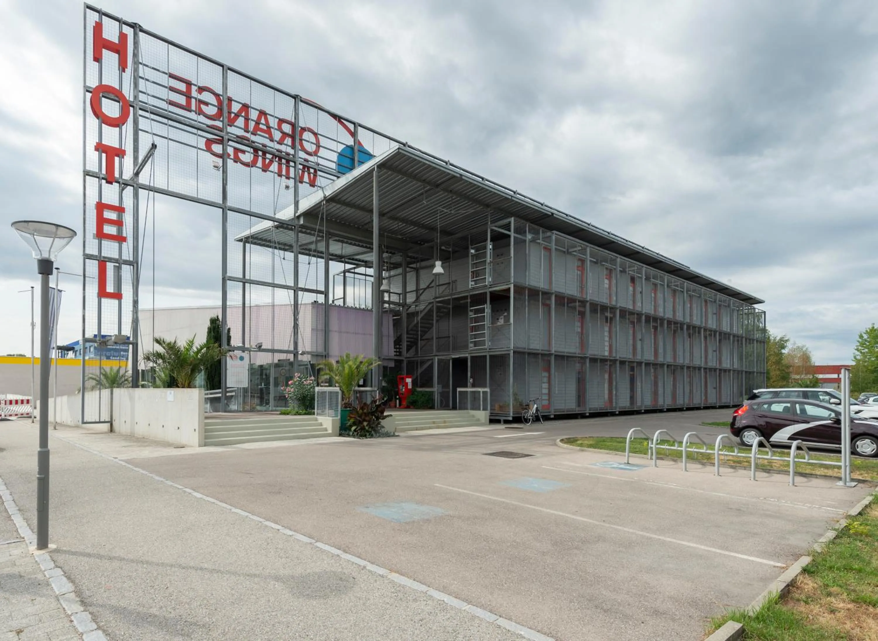 Facade/entrance in Orange Wings Krems