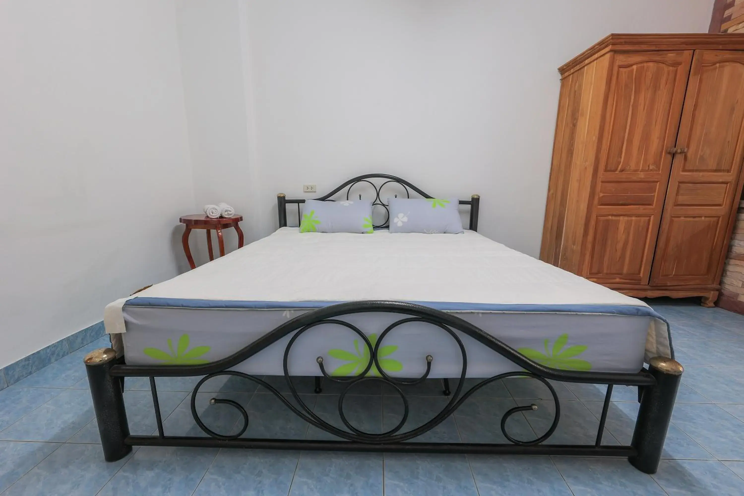 Bed in View Mansion Bed in View Mansion