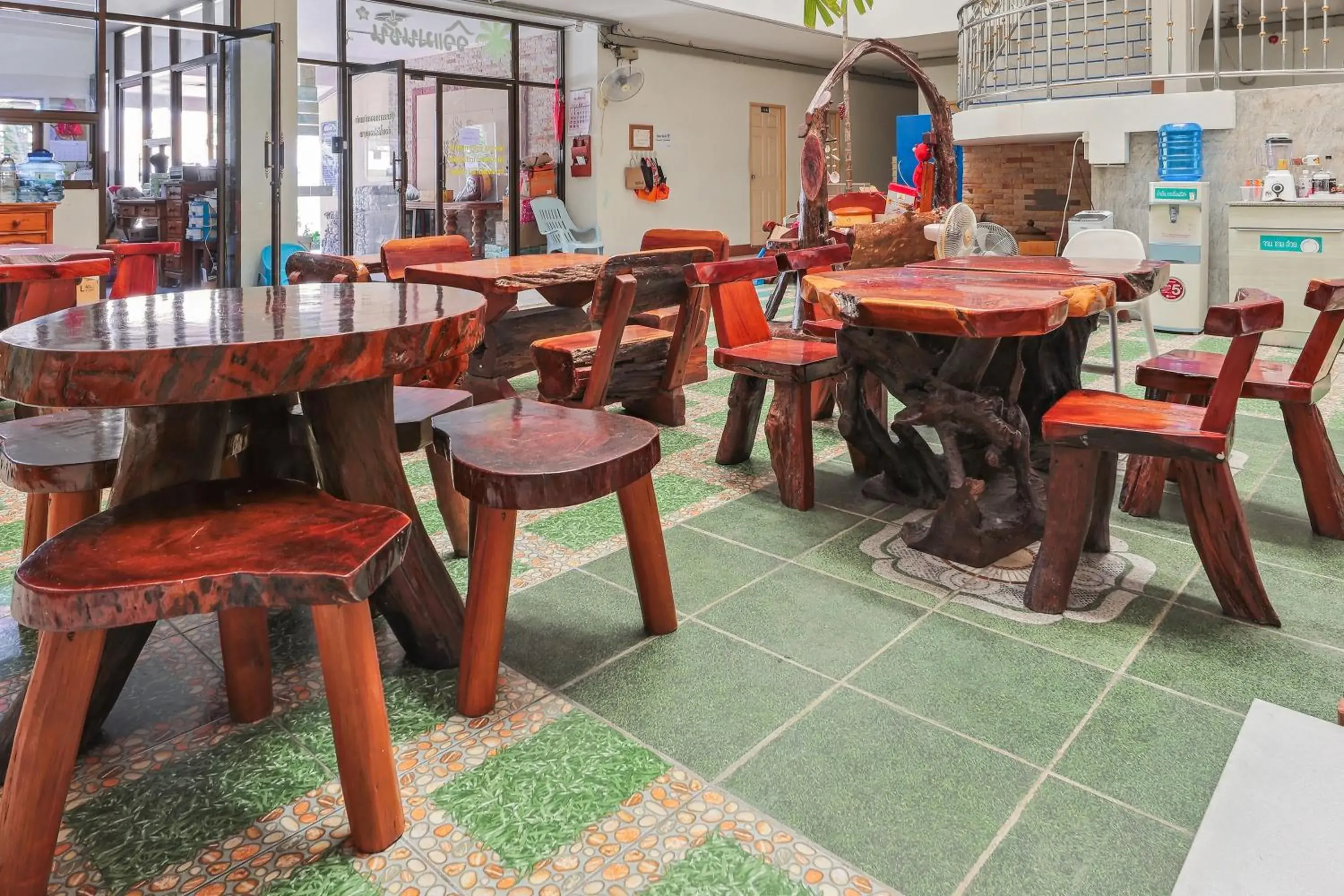 Restaurant/places to eat in View Mansion Restaurant/places to eat in View Mansion