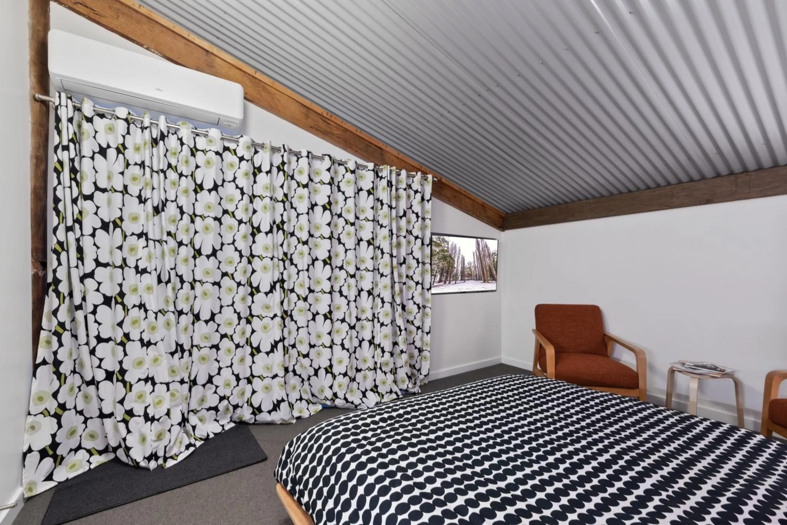 Bedroom, Bed in The Zin Loft