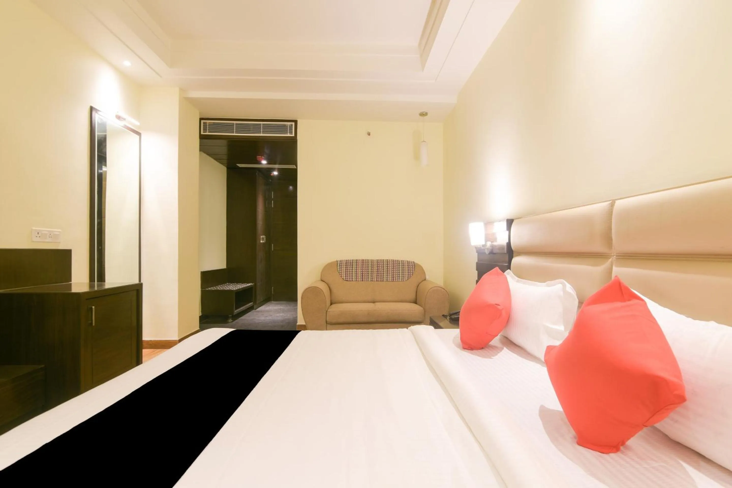 Bedroom, Bed in Super Collection O Starlight