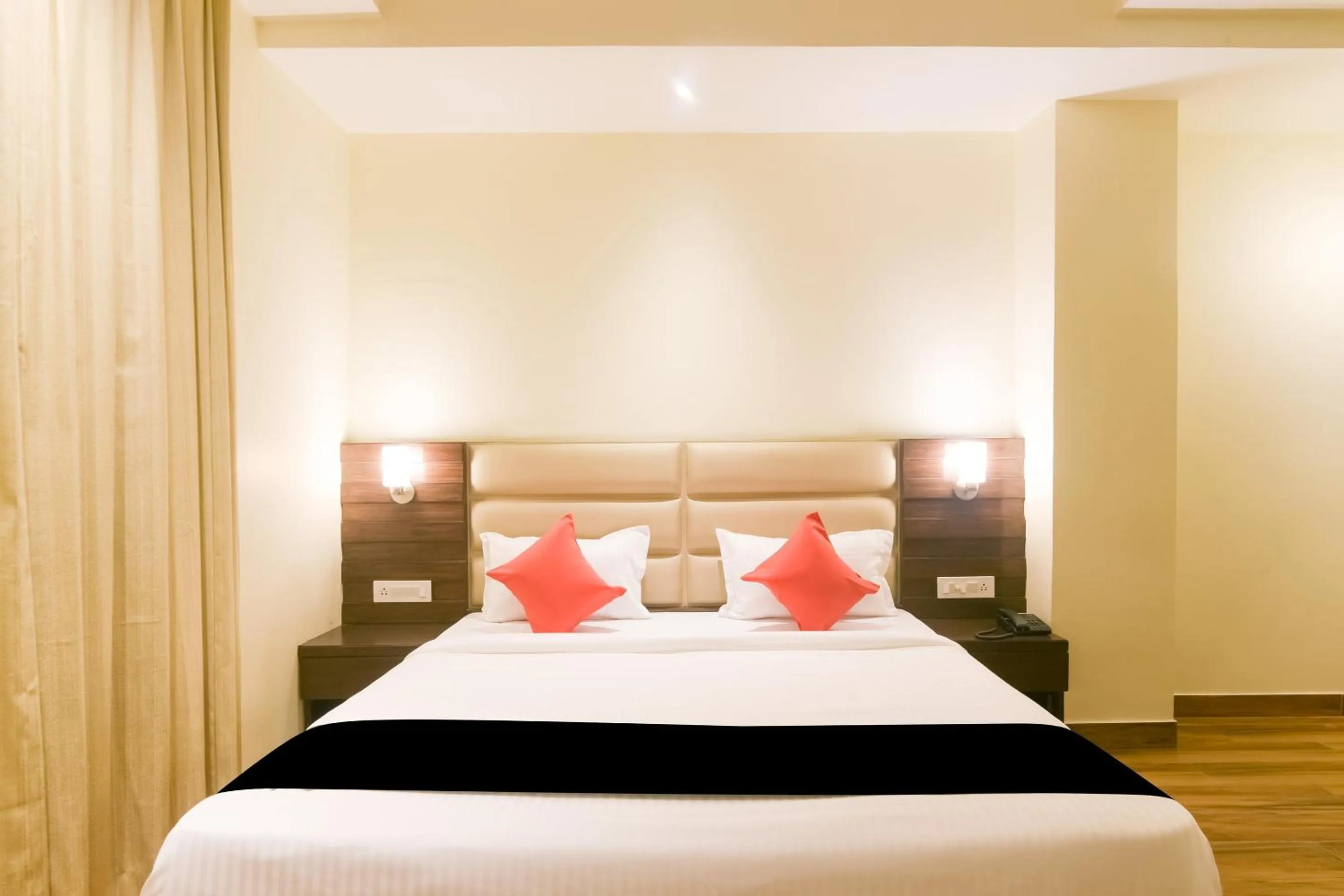 Bedroom, Bed in Super Collection O Starlight