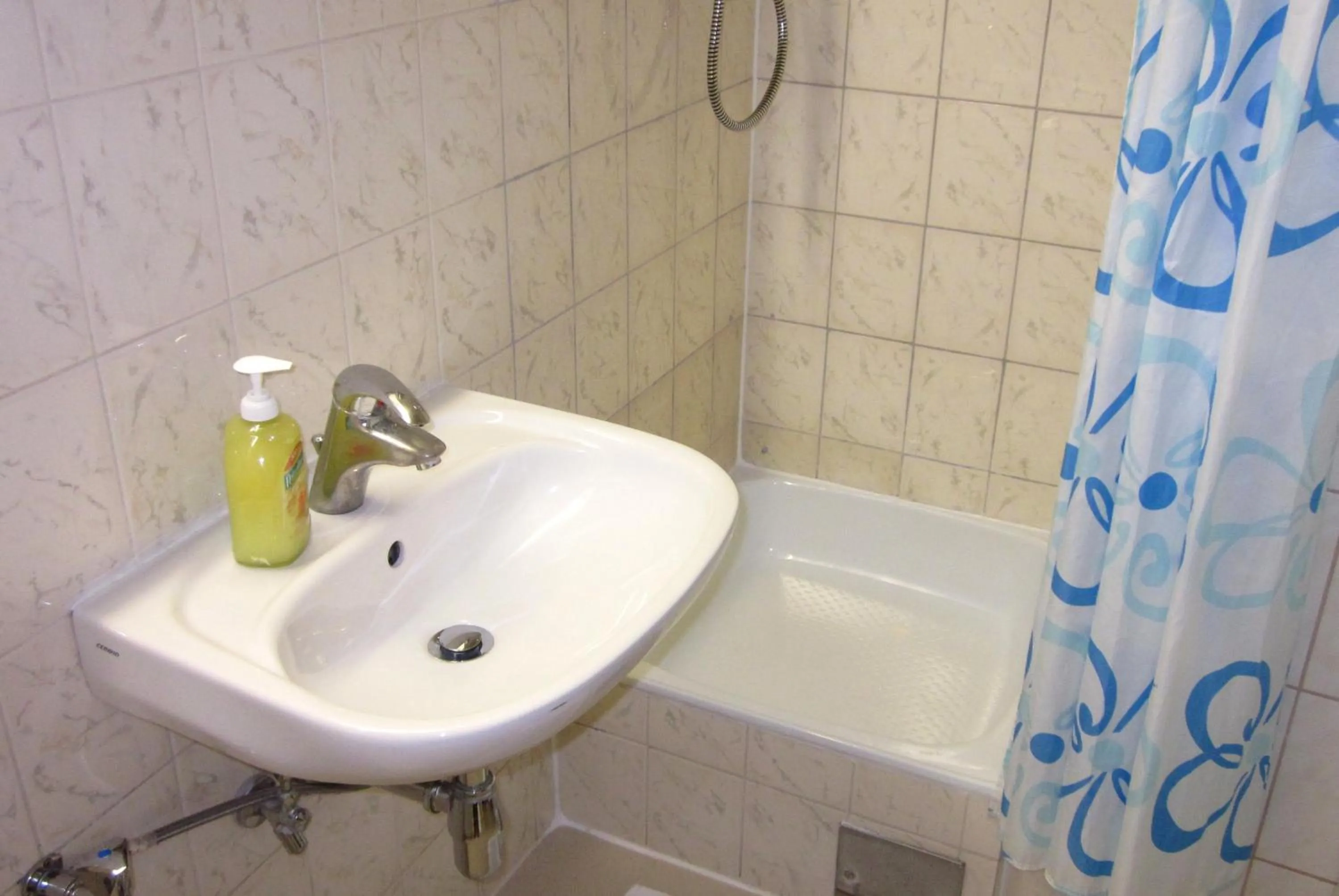 Bathroom in Pension Hotel Mariahilf