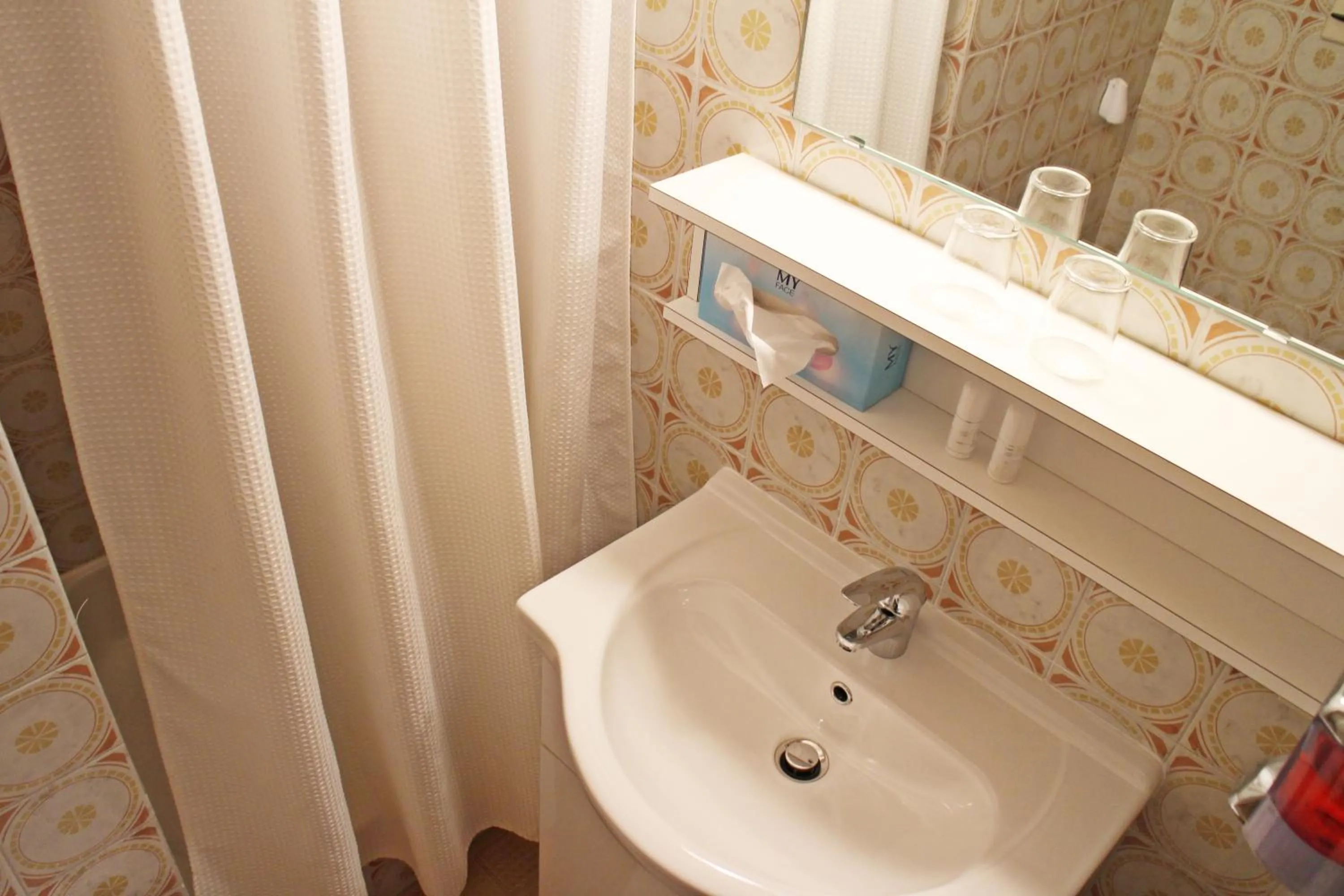 Bathroom in Pension Hotel Mariahilf