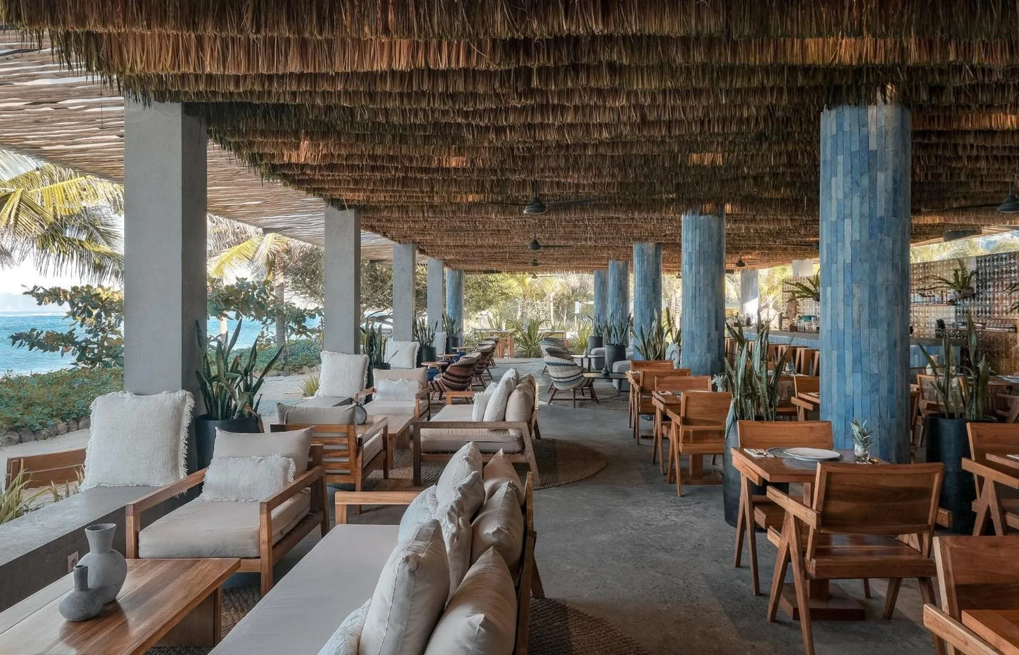 Restaurant/places to eat in Amber Lombok Beach Resort