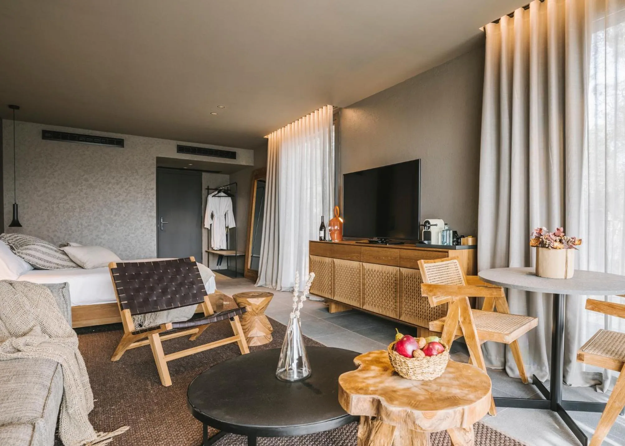 Decorative detail, Bed in Les Cabanes de l'Oller del Mas