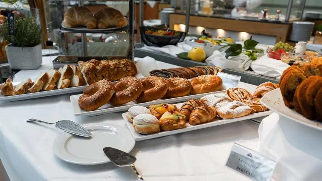 Buffet breakfast in Eventhotel Pyramide