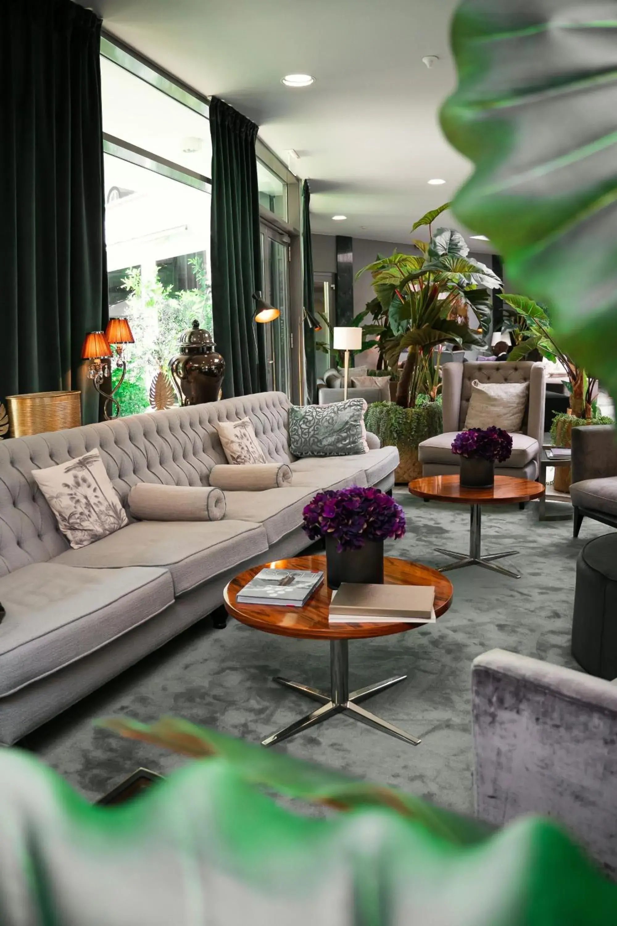 Lobby or reception in Eventhotel Pyramide Lobby or reception in Eventhotel Pyramide