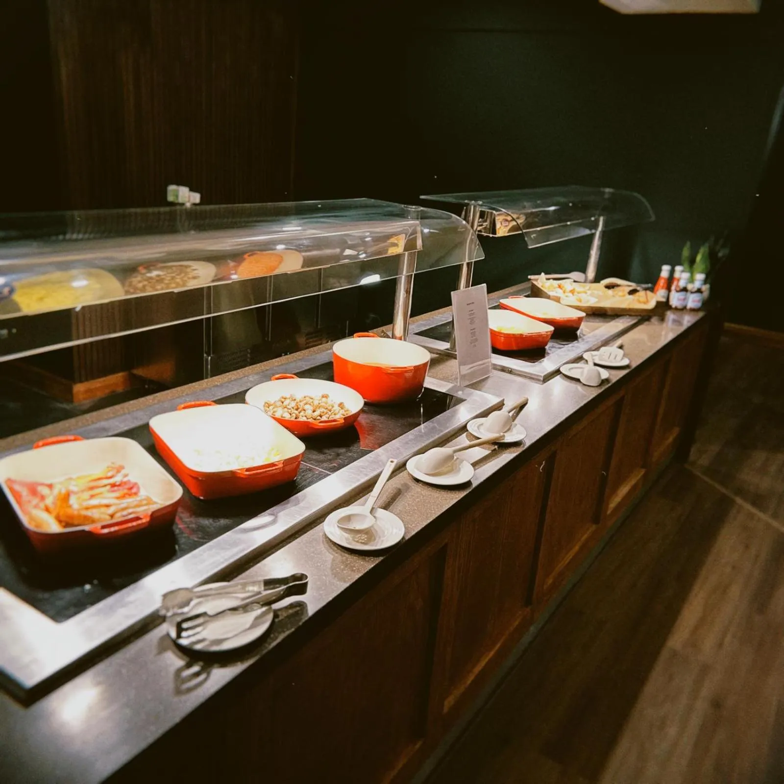 Breakfast in The Oakwood Hotel