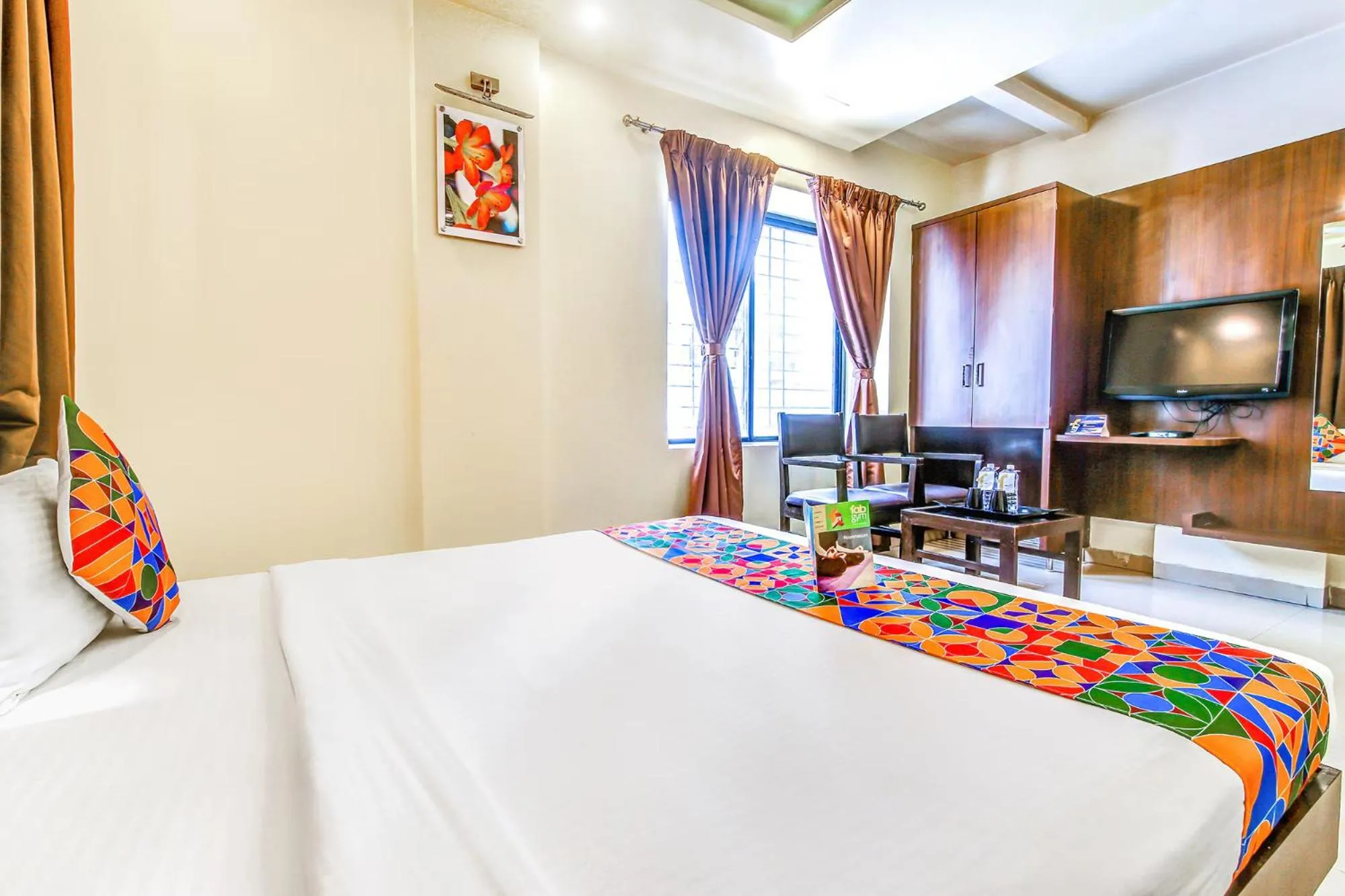 Bed in FabHotel Ranjanas - Nr humkar Chowk