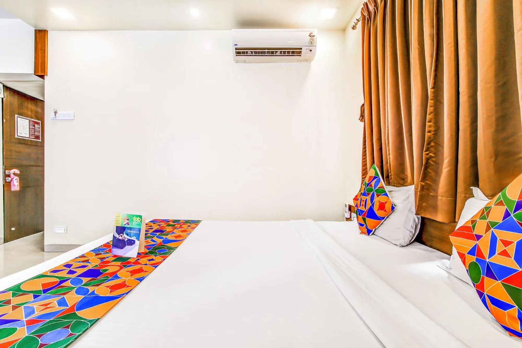 Bed in FabHotel Ranjanas - Nr humkar Chowk