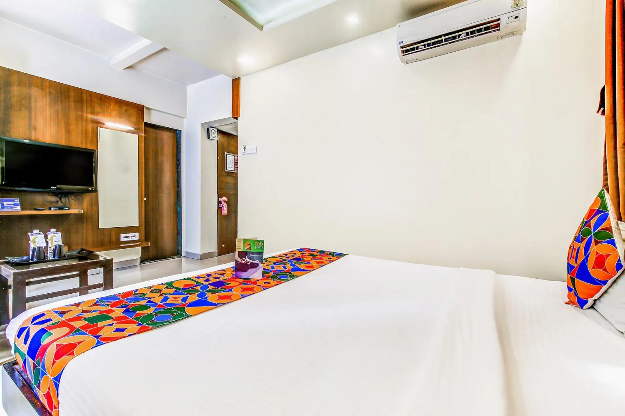 Bed in FabHotel Ranjanas - Nr humkar Chowk