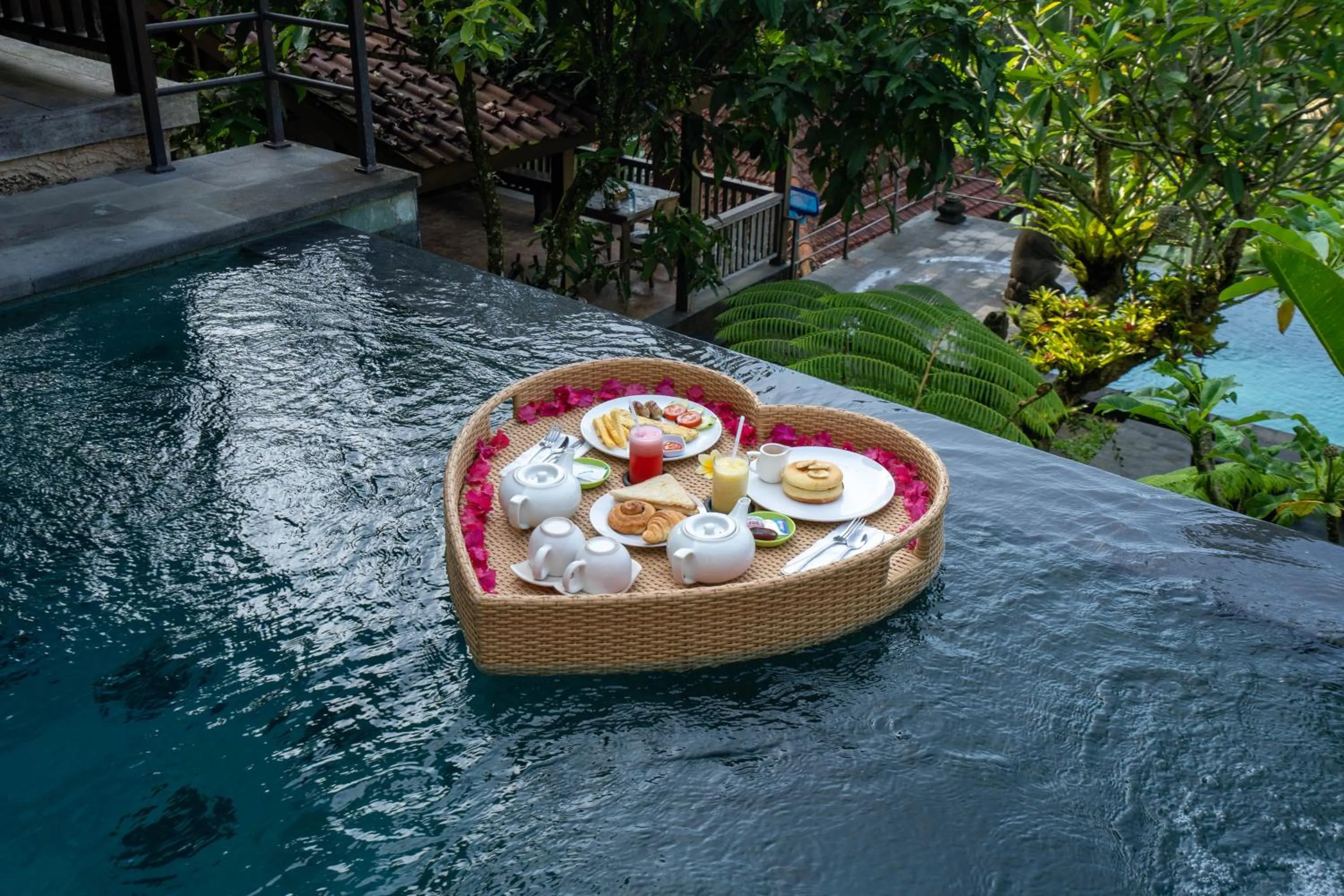 Food and drinks in Sebatu Tulen Villa